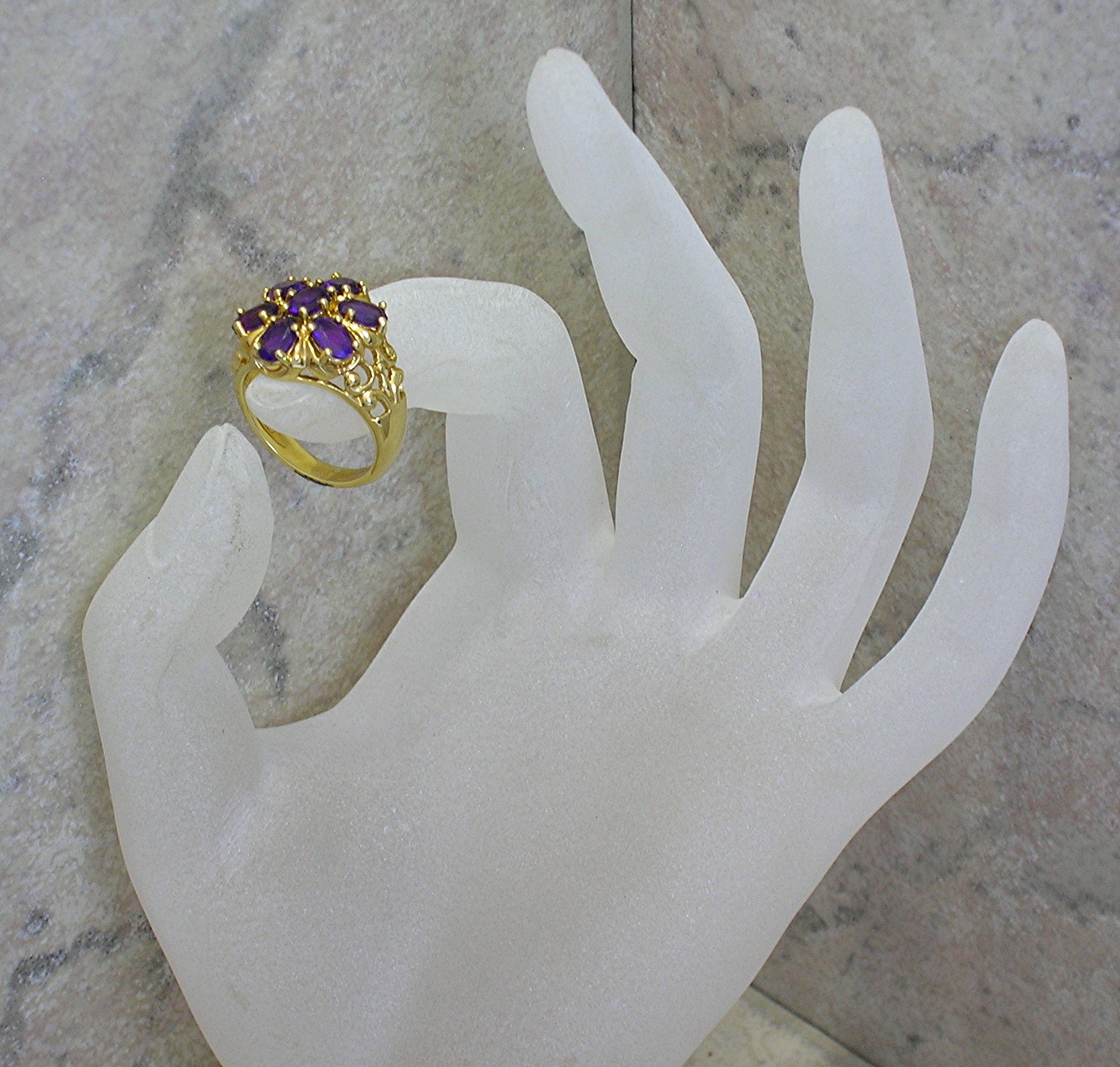 10K Yellow Gold Red Garnet Dome 7ct Ring