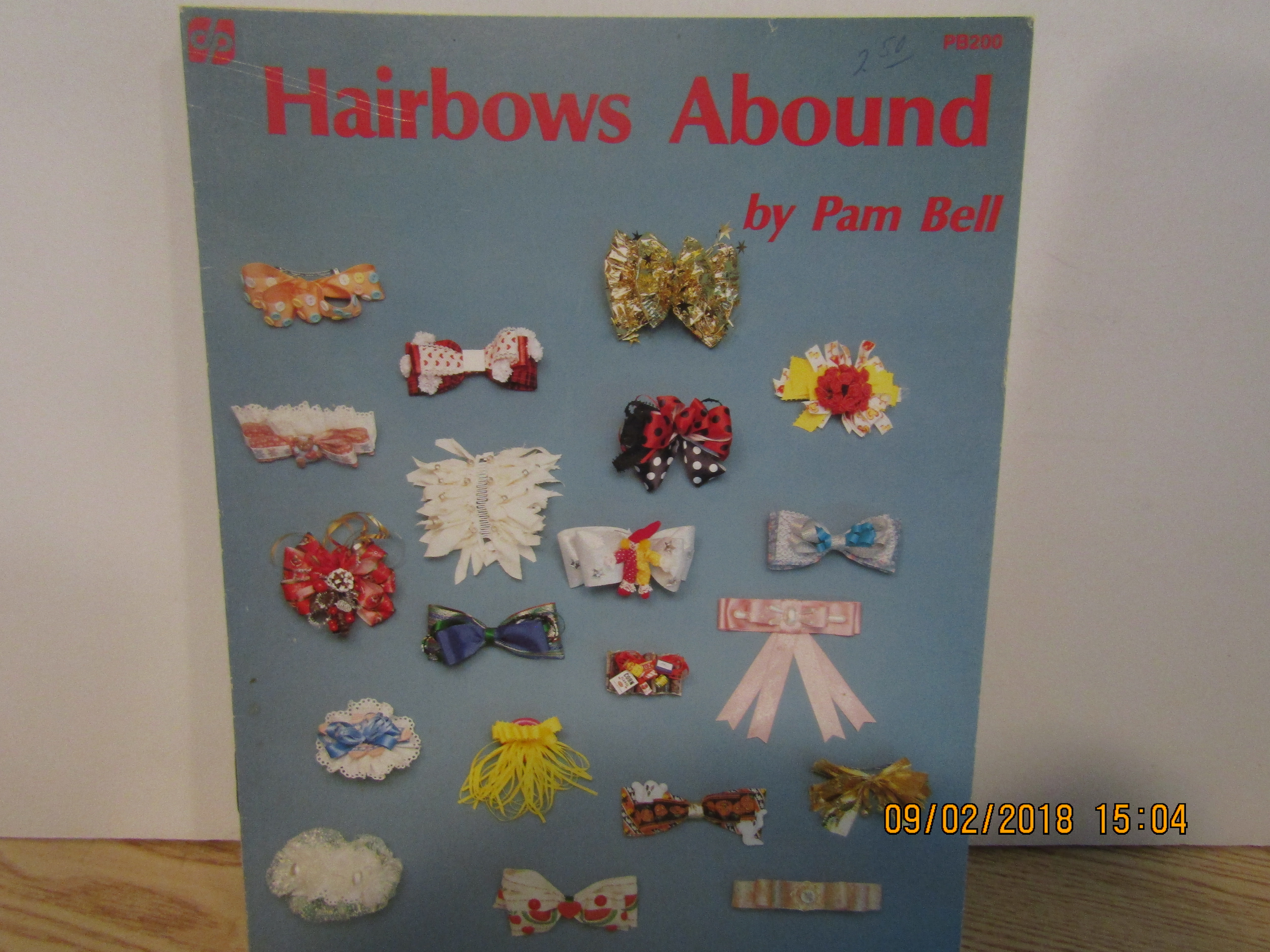 Demis Designs Craft Book Hairbows Abound #200