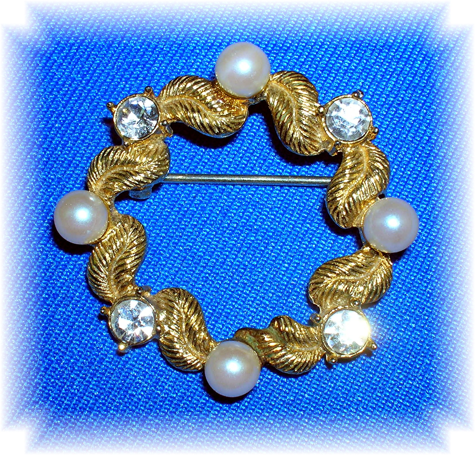 Pearls Faux Gold Leaves Crystals Brooch
