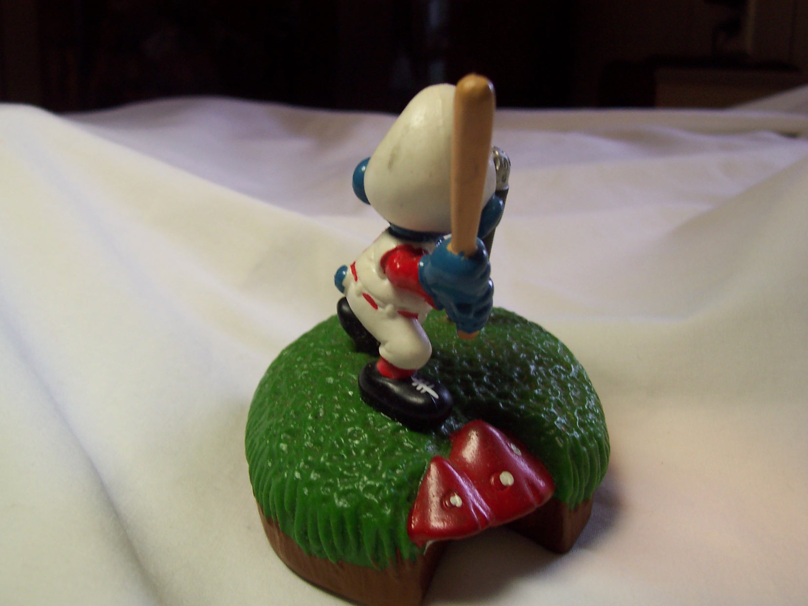 Smurf Baseball Player on Stand 1982