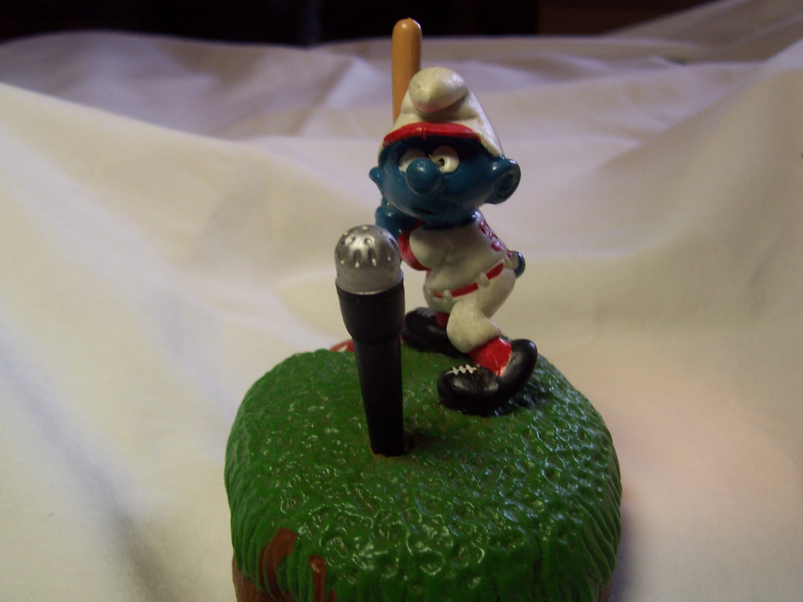 Smurf Baseball Player on Stand 1982