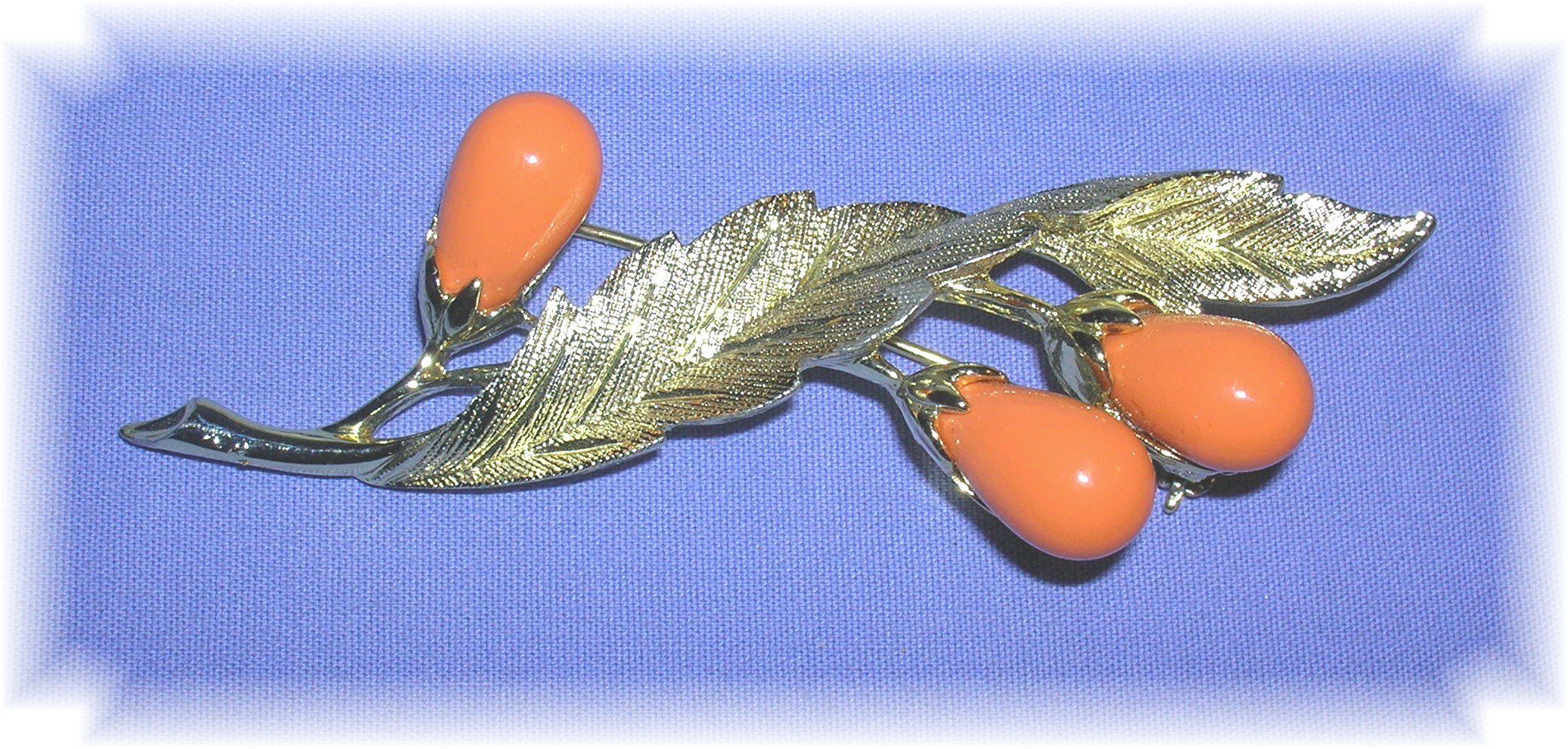 Sarah Coventry Pin Brooch