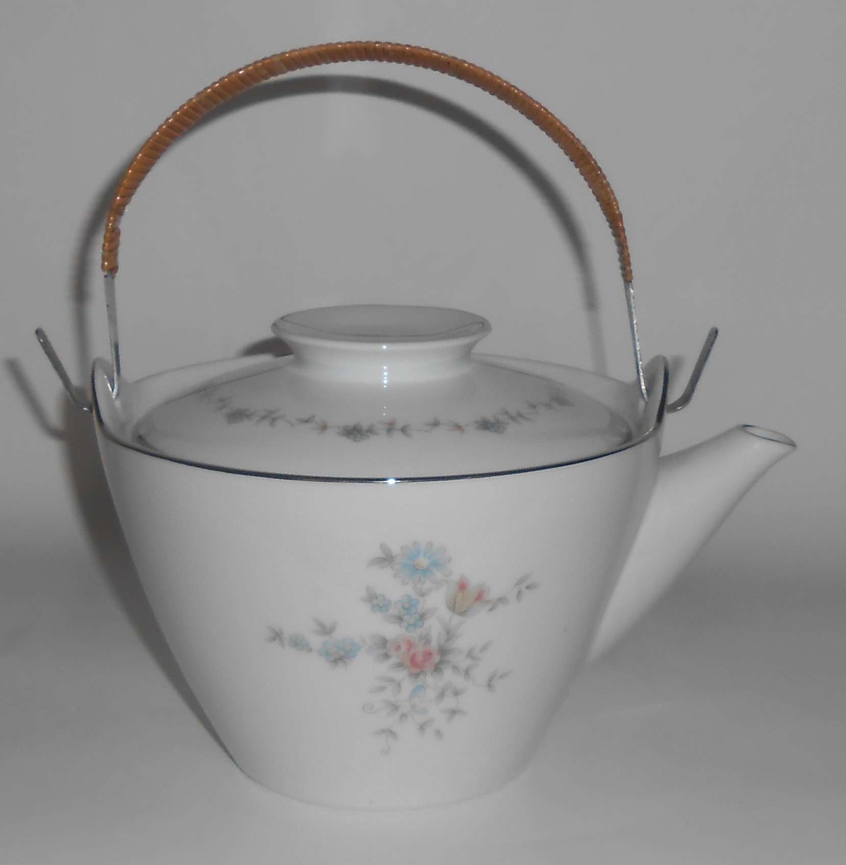 Noritake Porcelain China 6242 Susanna w/Platinum Teapot