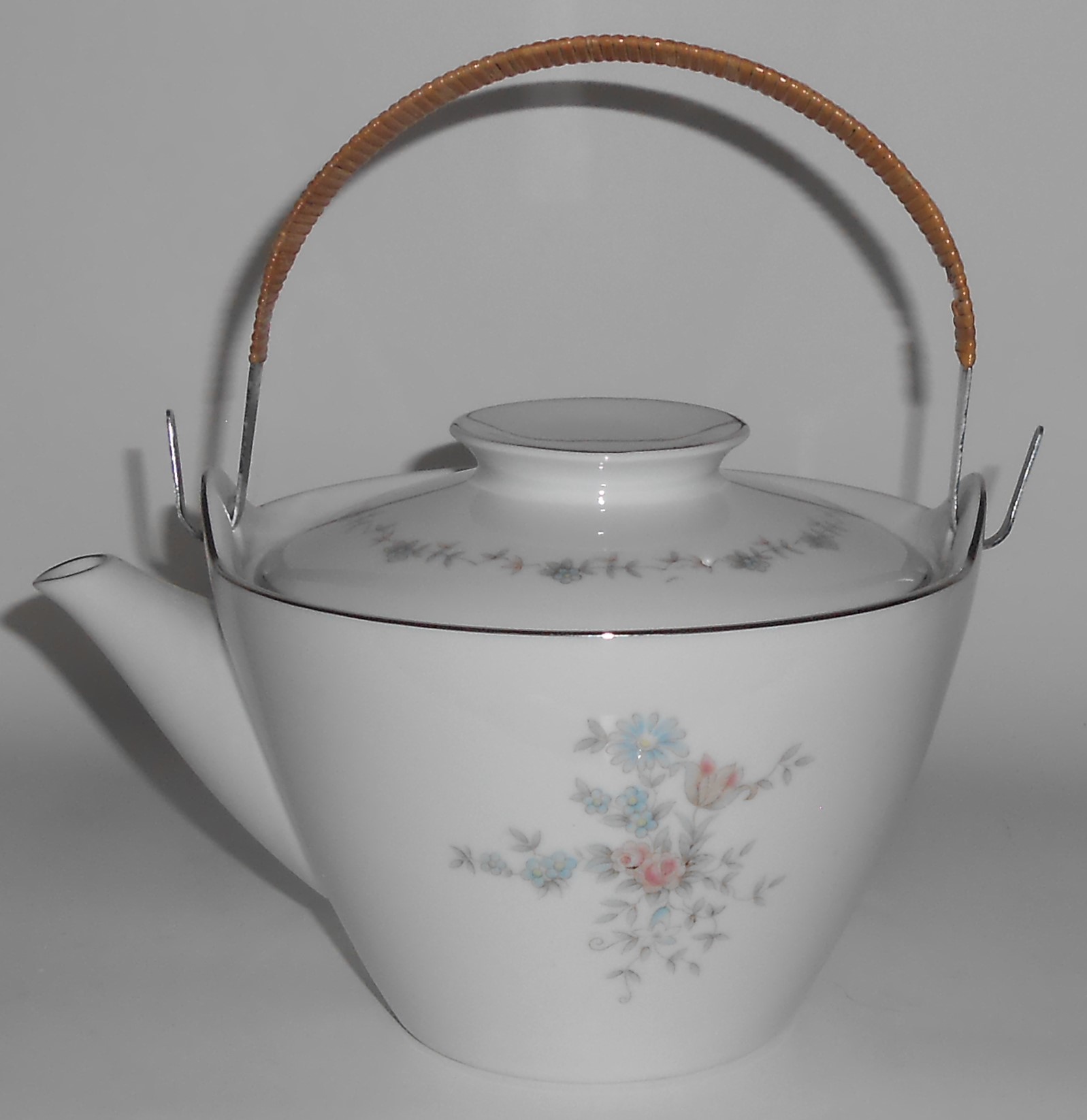 Noritake Porcelain China 6242 Susanna w/Platinum Teapot