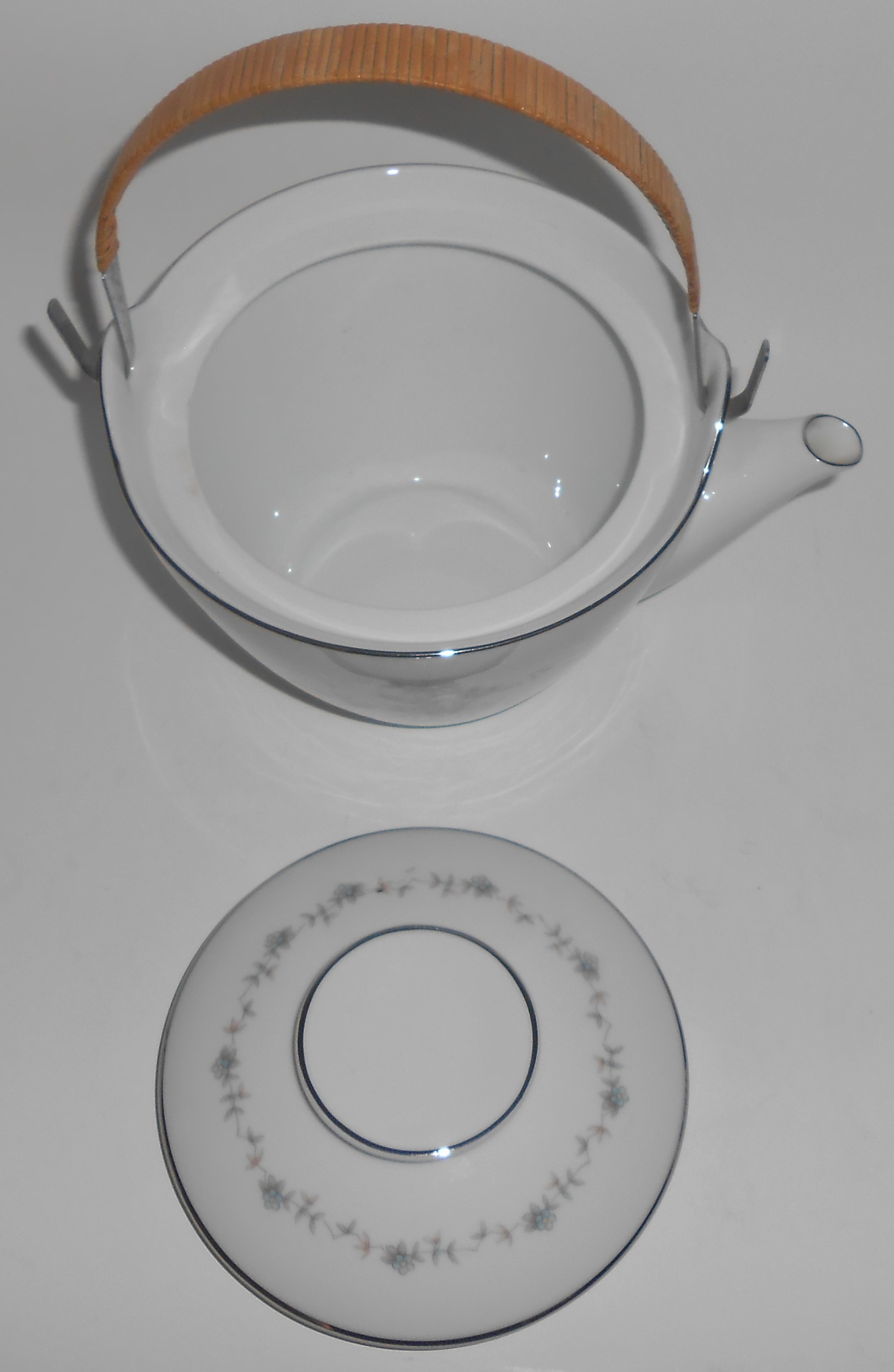 Noritake Porcelain China 6242 Susanna w/Platinum Teapot