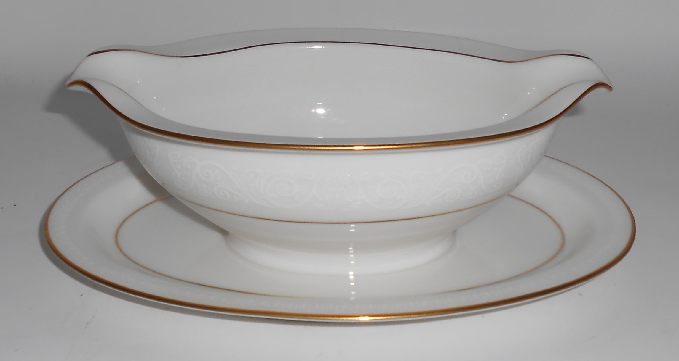 Noritake China Porcelain Tulane Gravy Bowl w/Gold