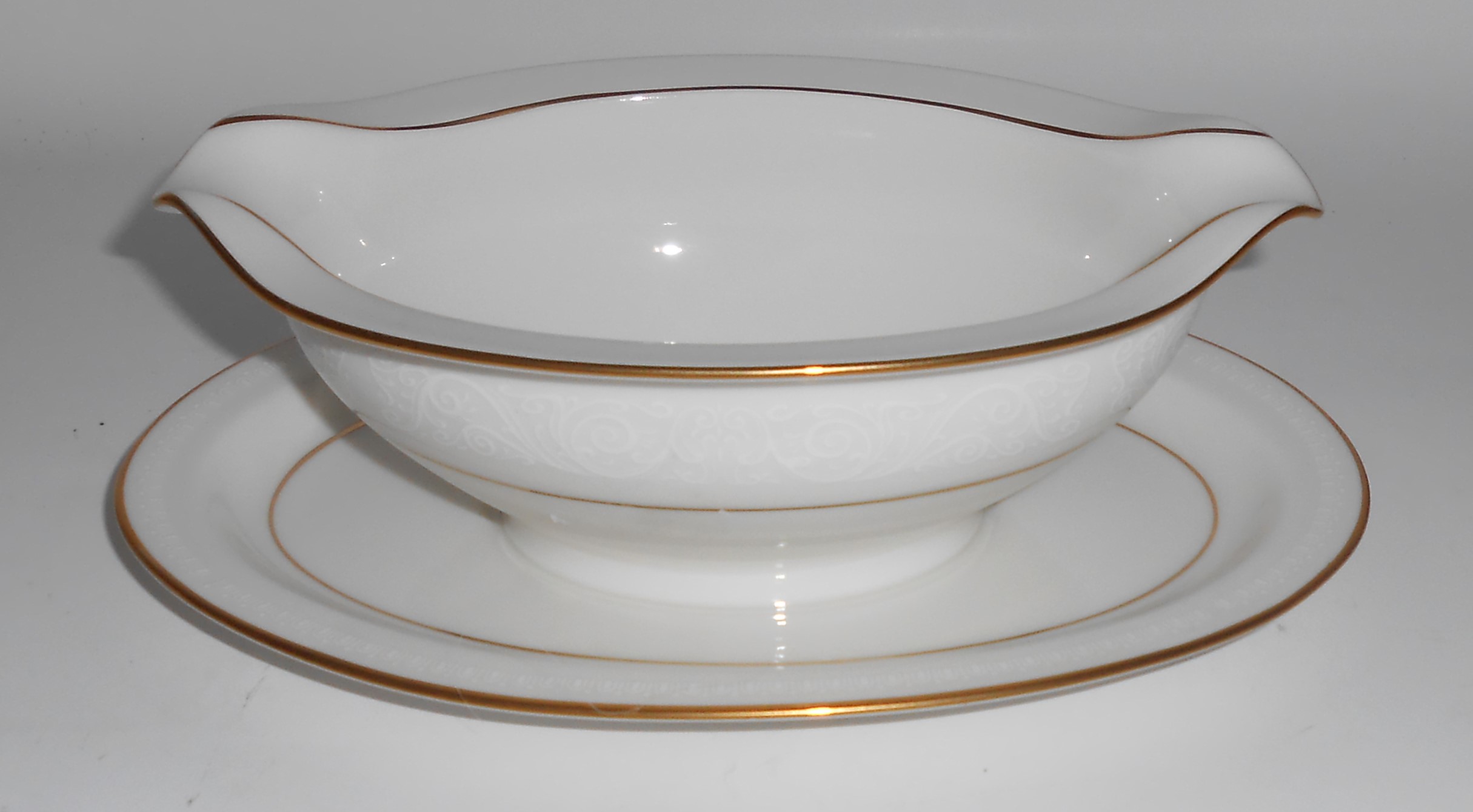 Noritake China Porcelain Tulane Gravy Bowl w/Gold
