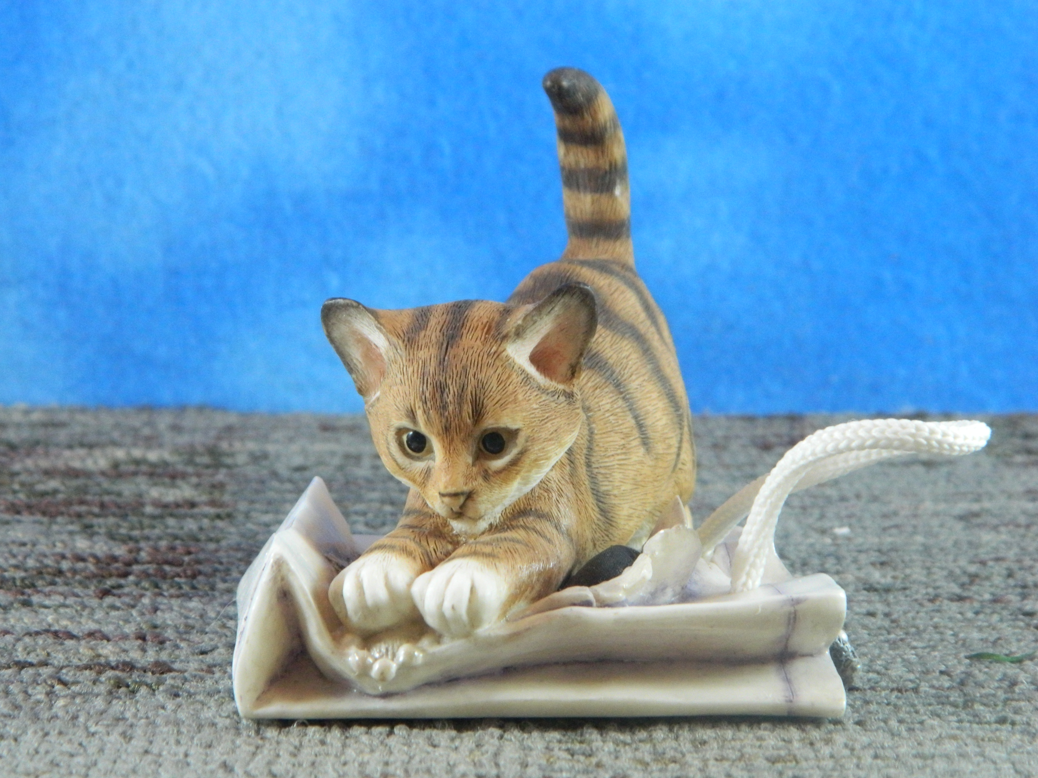 Country Artists Kittens Retail Therapy