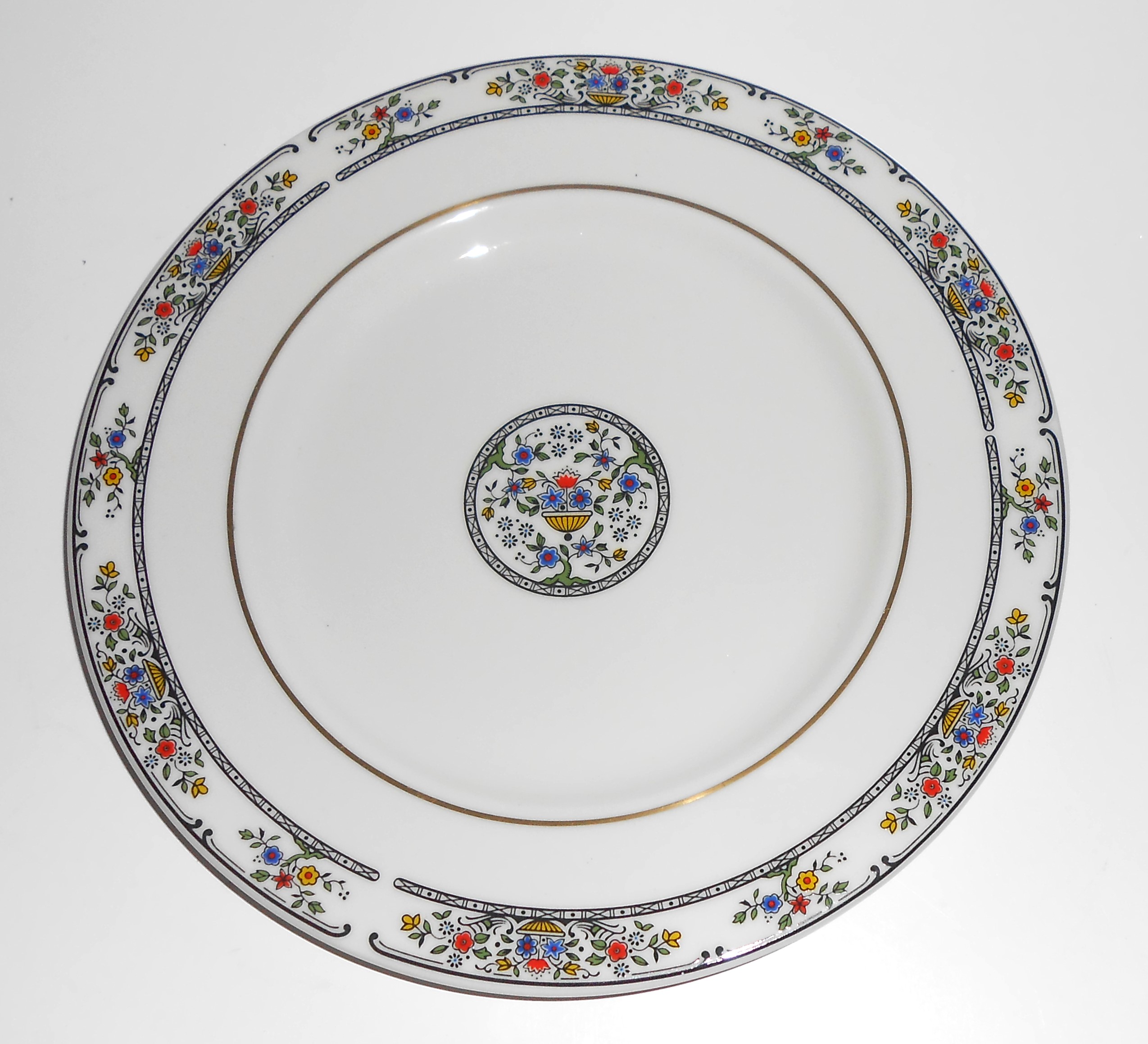 Royal Doulton Fine China Gold Band Tavistock Salad Pla