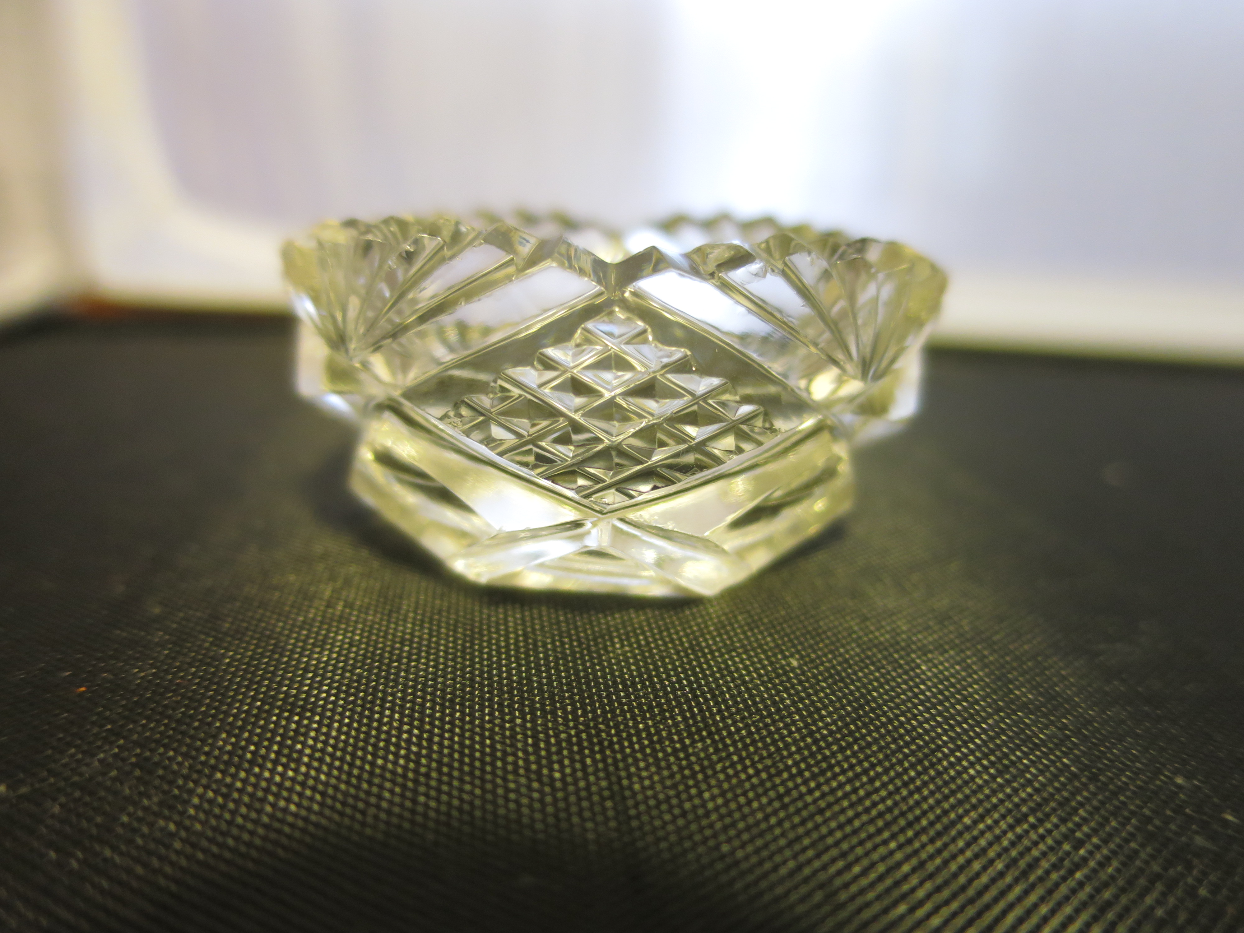 Cut Saw Tooth Fan Diamond Salt Cellar