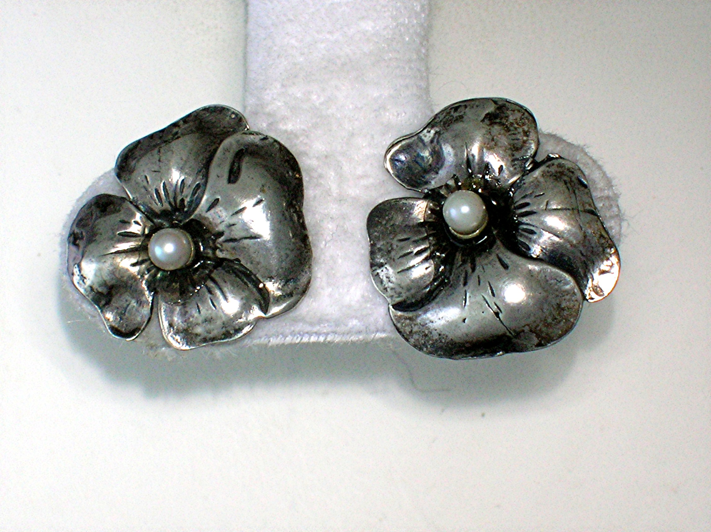 European Silver & Genuine Pearl Flower Earrings