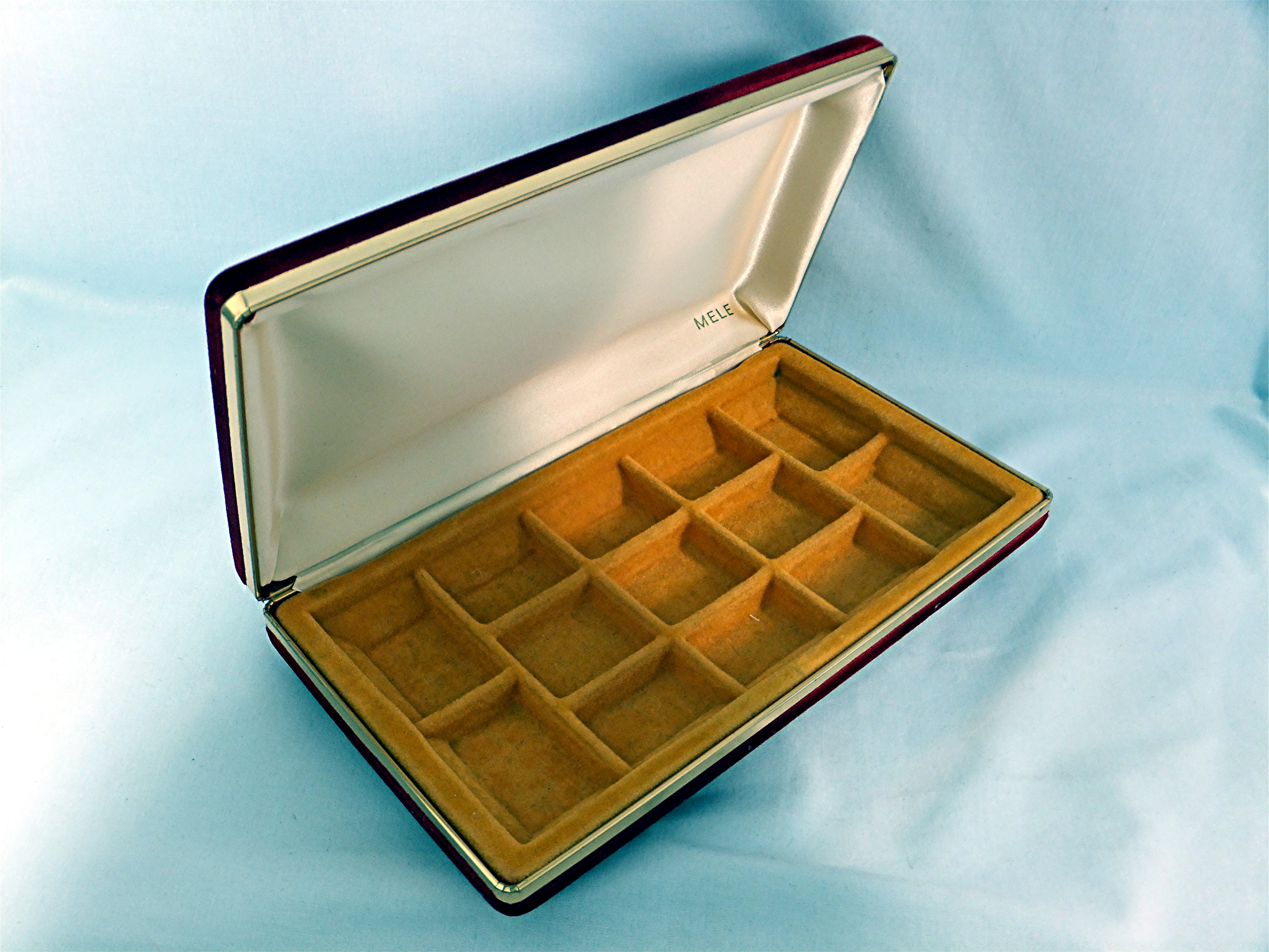 Cream Velvet  Jewel  Box.