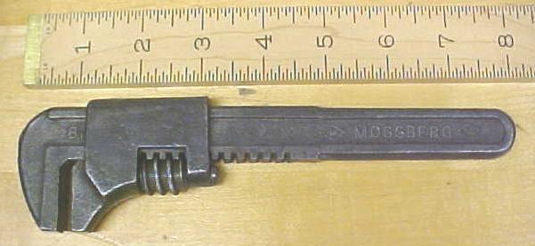 Frank Mossberg 8 inch Adjustable Auto Wrench