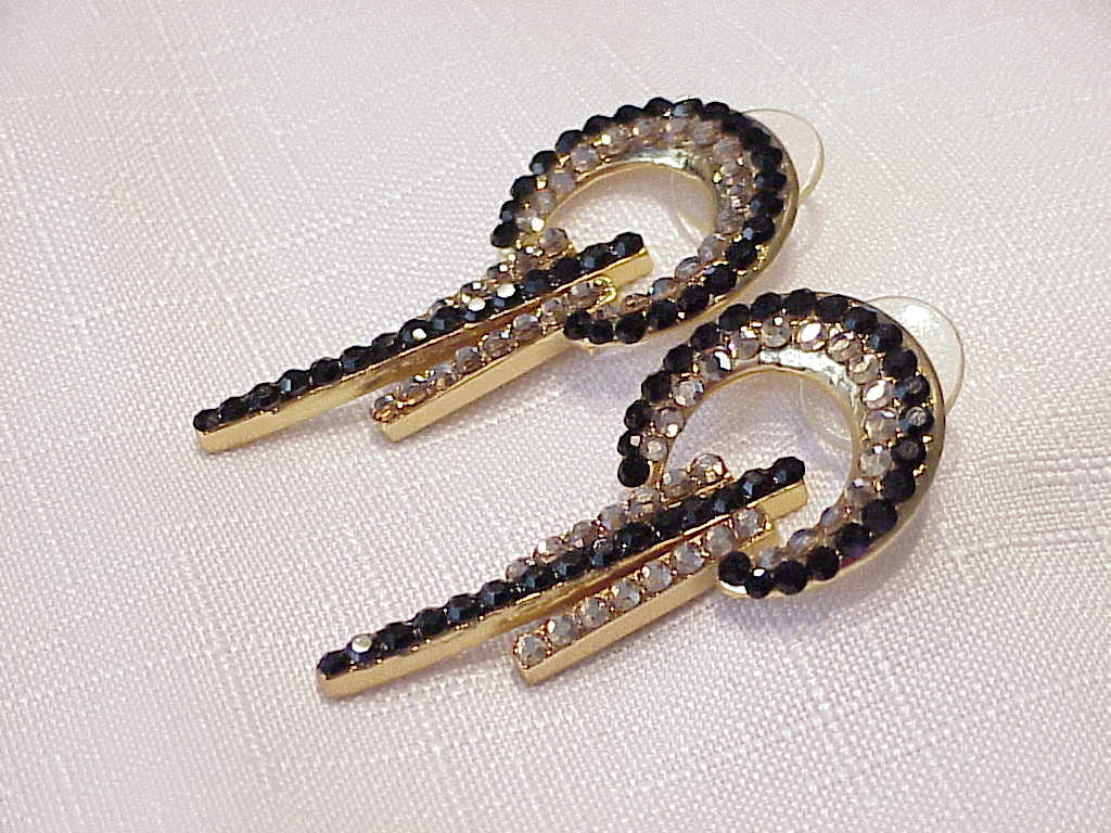 Dangling Black And Gold Rhinestone Pierced Earrings