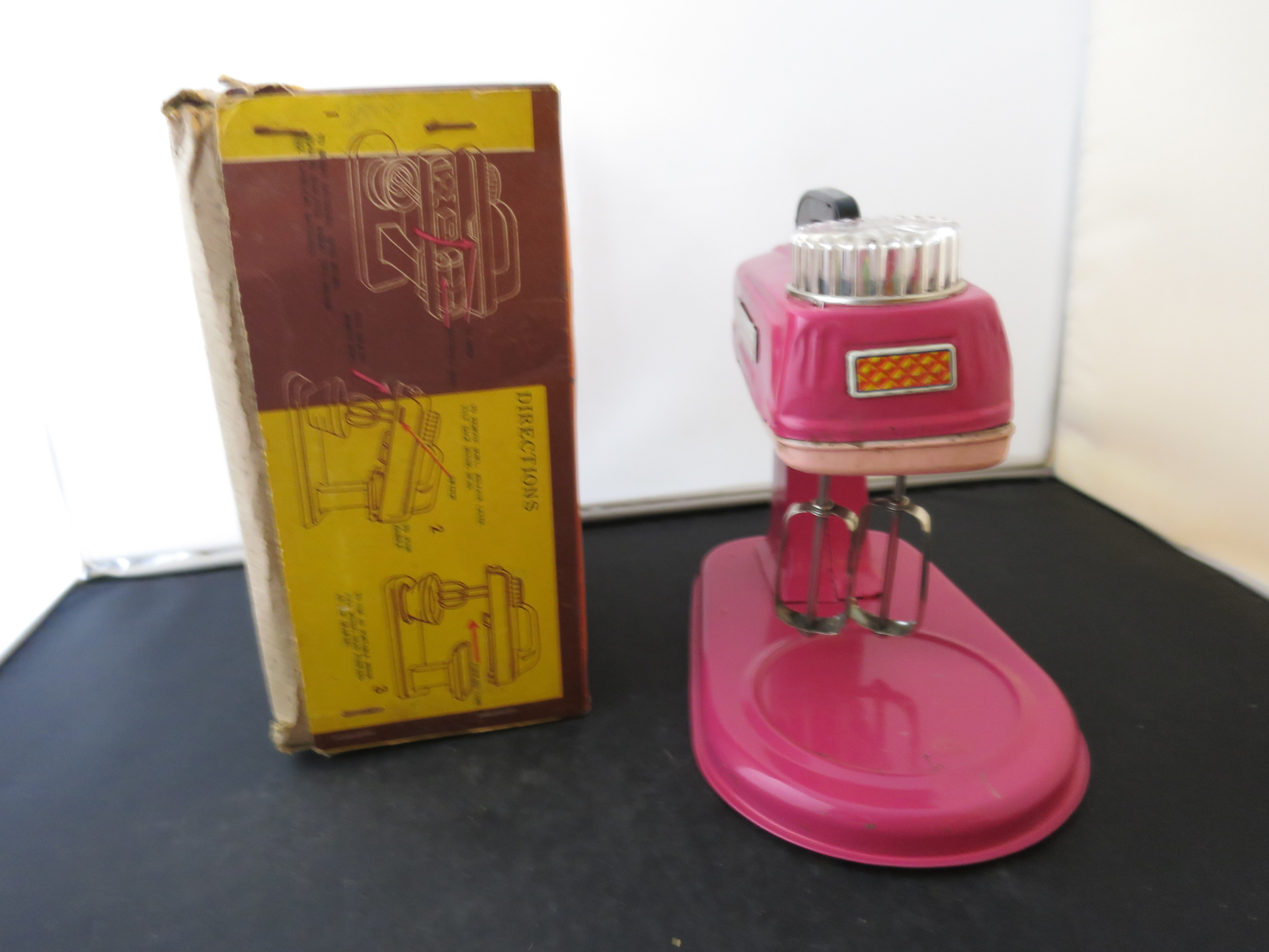 Daiya Japan Portable Mixmaster tin battery operated parts repair