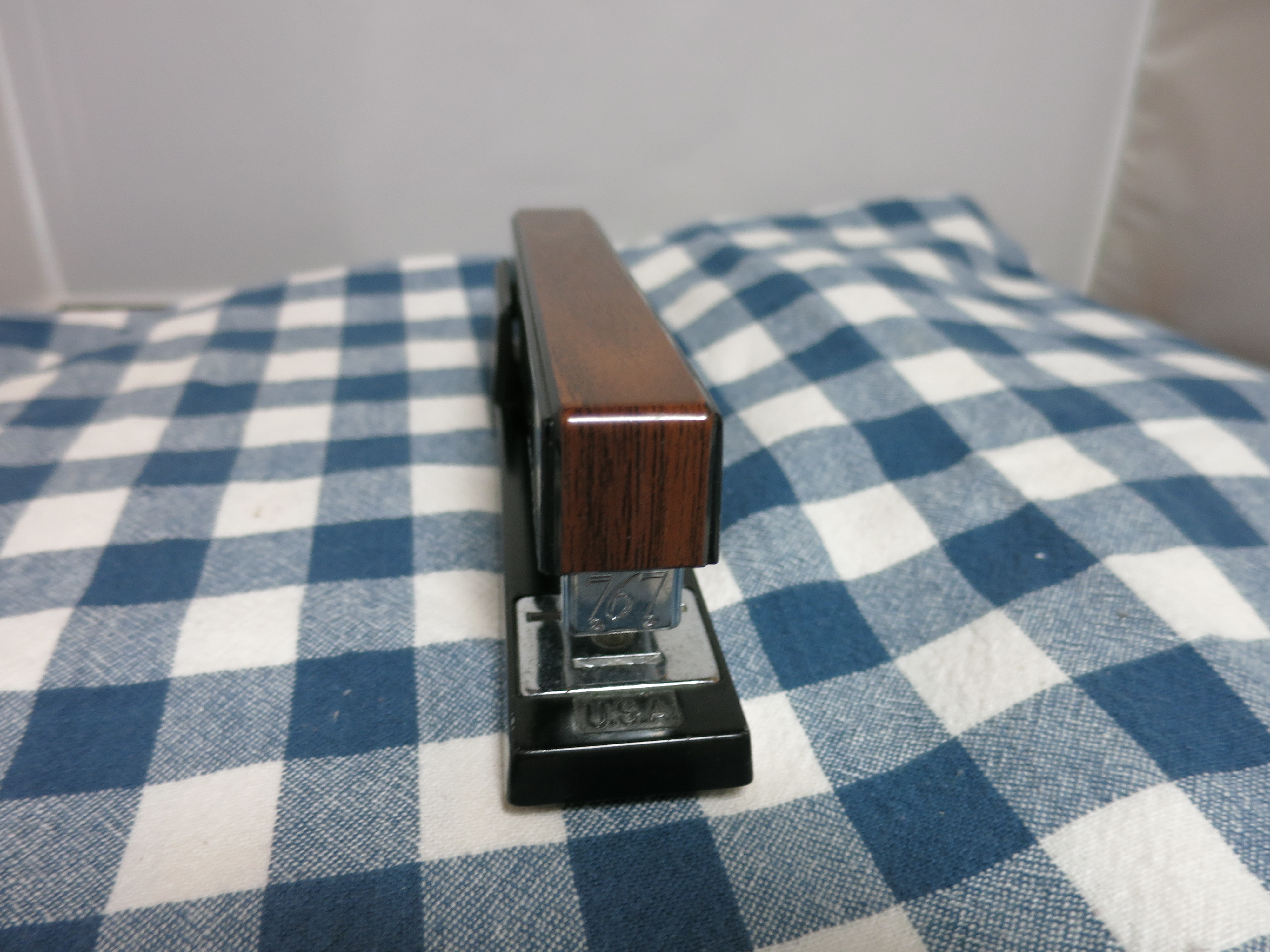 Vintage Metal Swingline Office Stapler Wood Tone Vertical Stapler