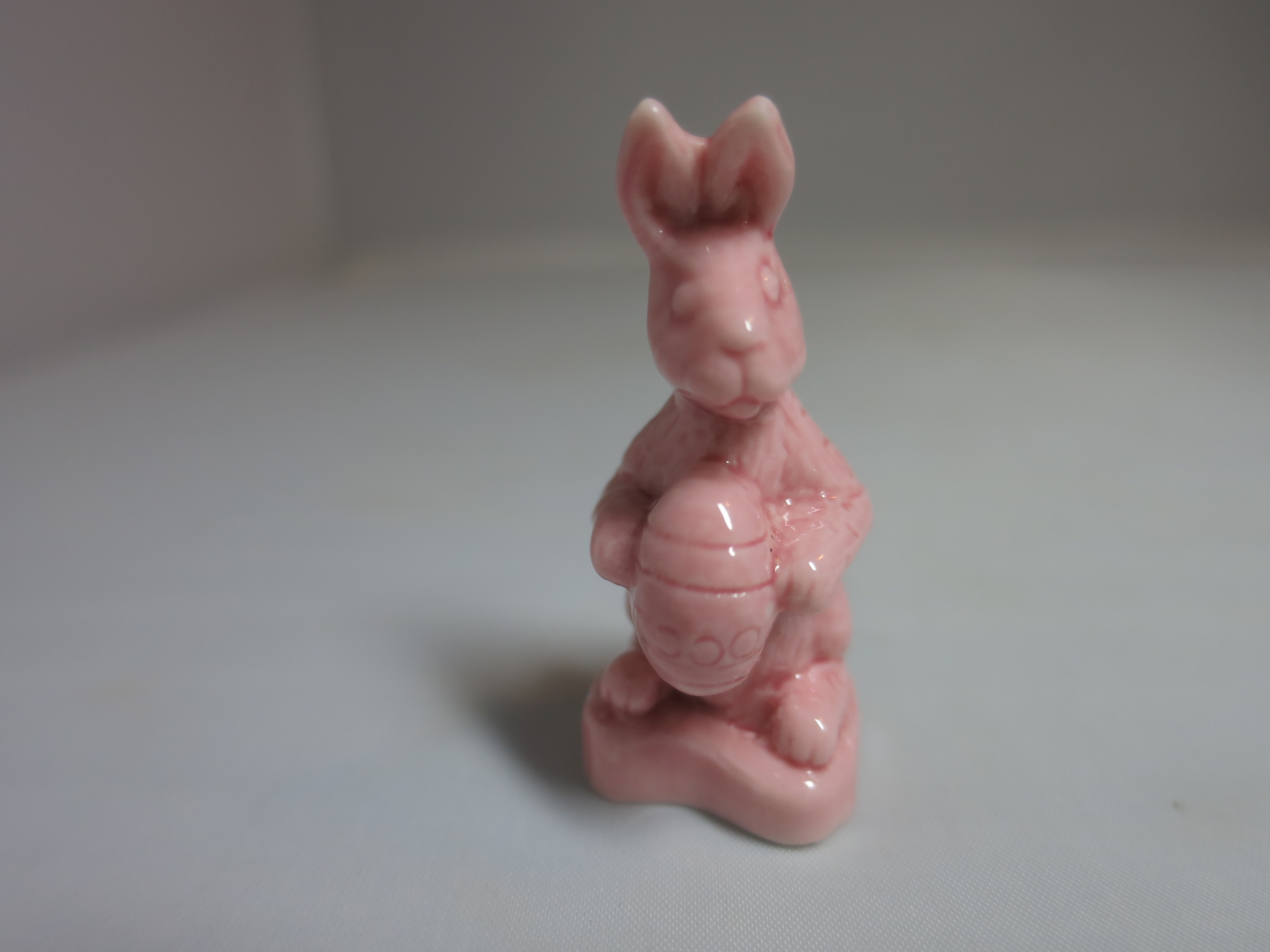 Bunny Rabbit Wade England Figurine Calendar Series, Pink