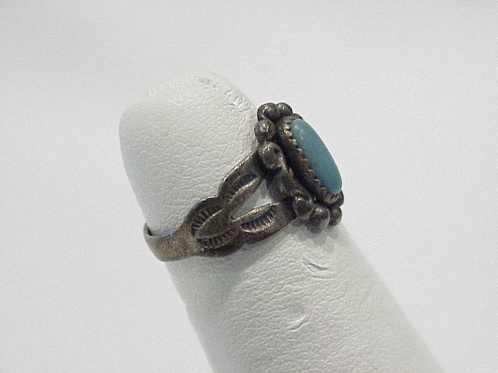 Vintage Bell Trading Post Sterling Silver And Turquoise Child'S Ring