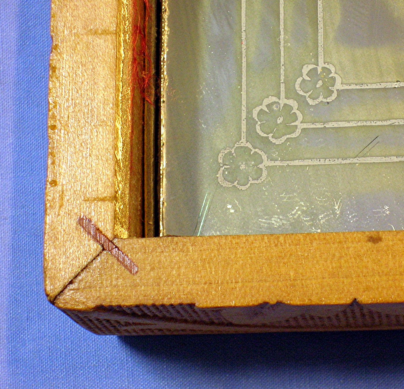 Wooden Carved Box Bakelite Catch Mirror Cork Lined