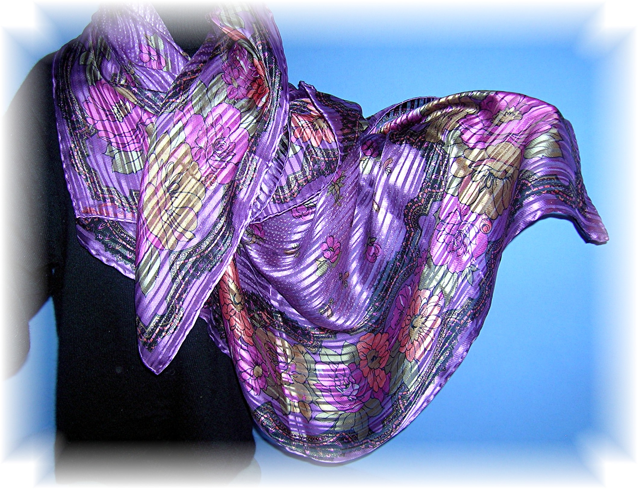 100% Silk Scarf Oscar De La Renta