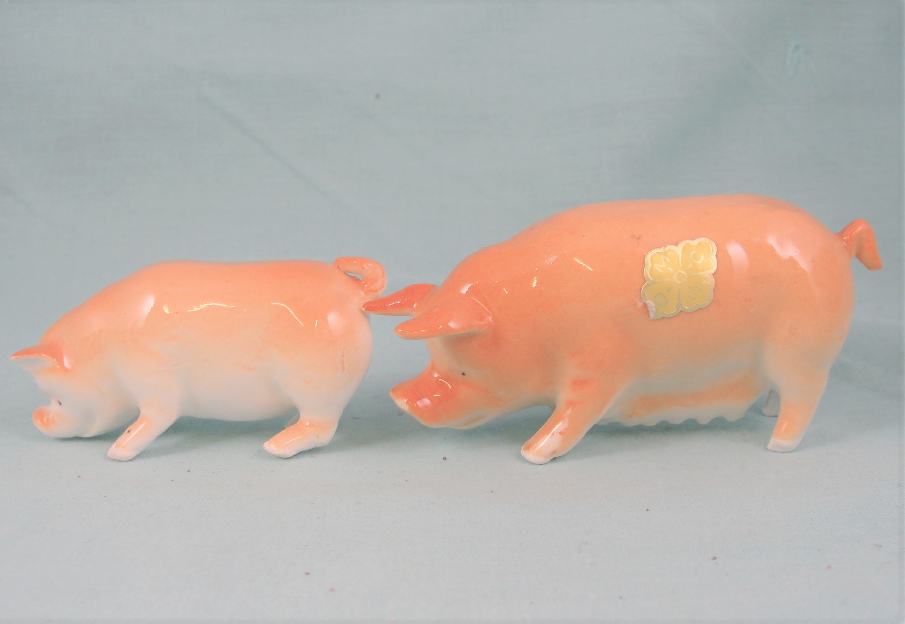 OMC Japan Bone China Pig and Piglet Miniature