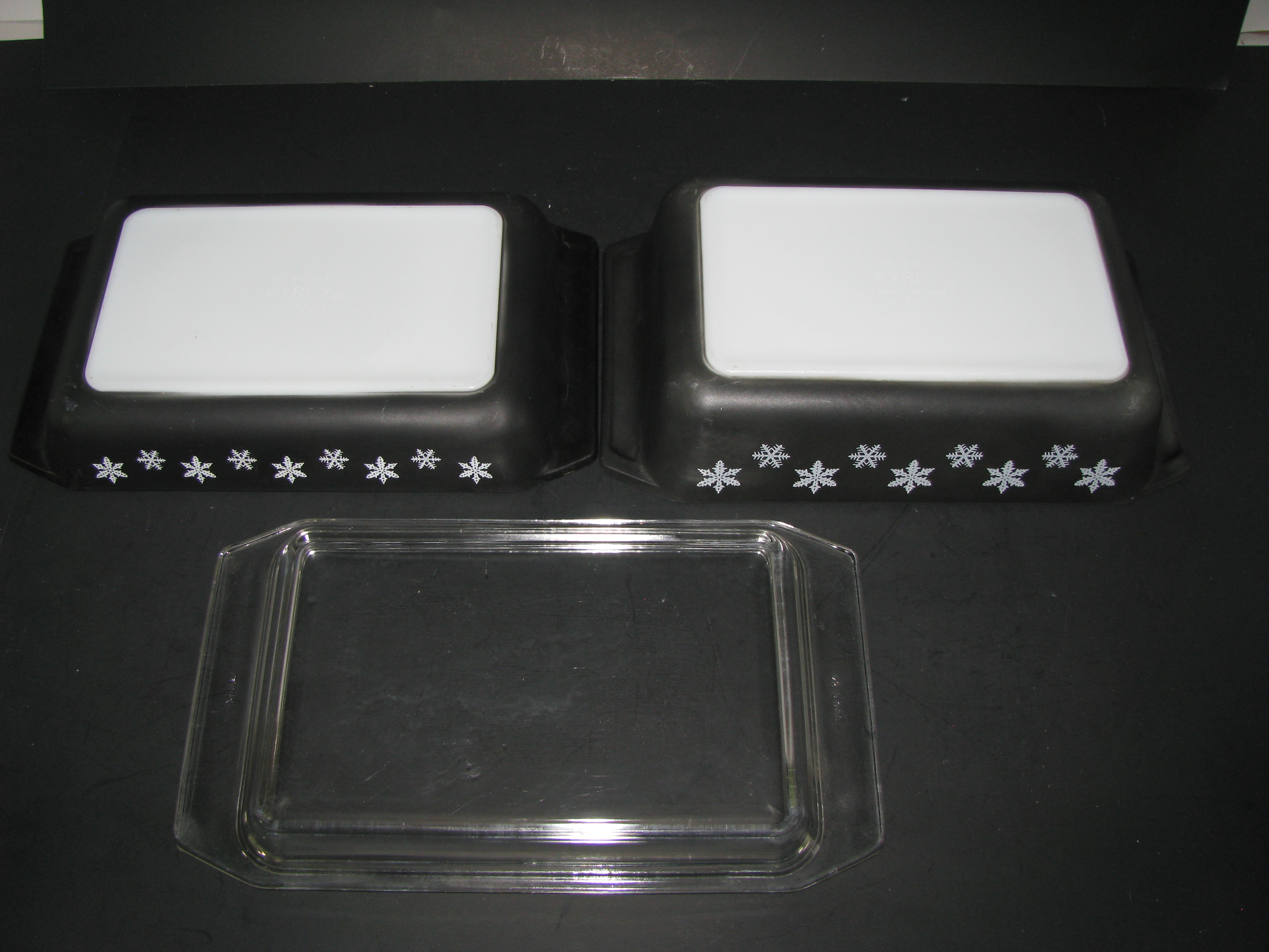 Vintage Pyrex Black Snowflake 548-B,575-B Casserole