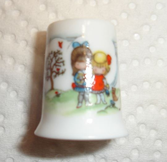 Hallmark Little Gallery Thimble
