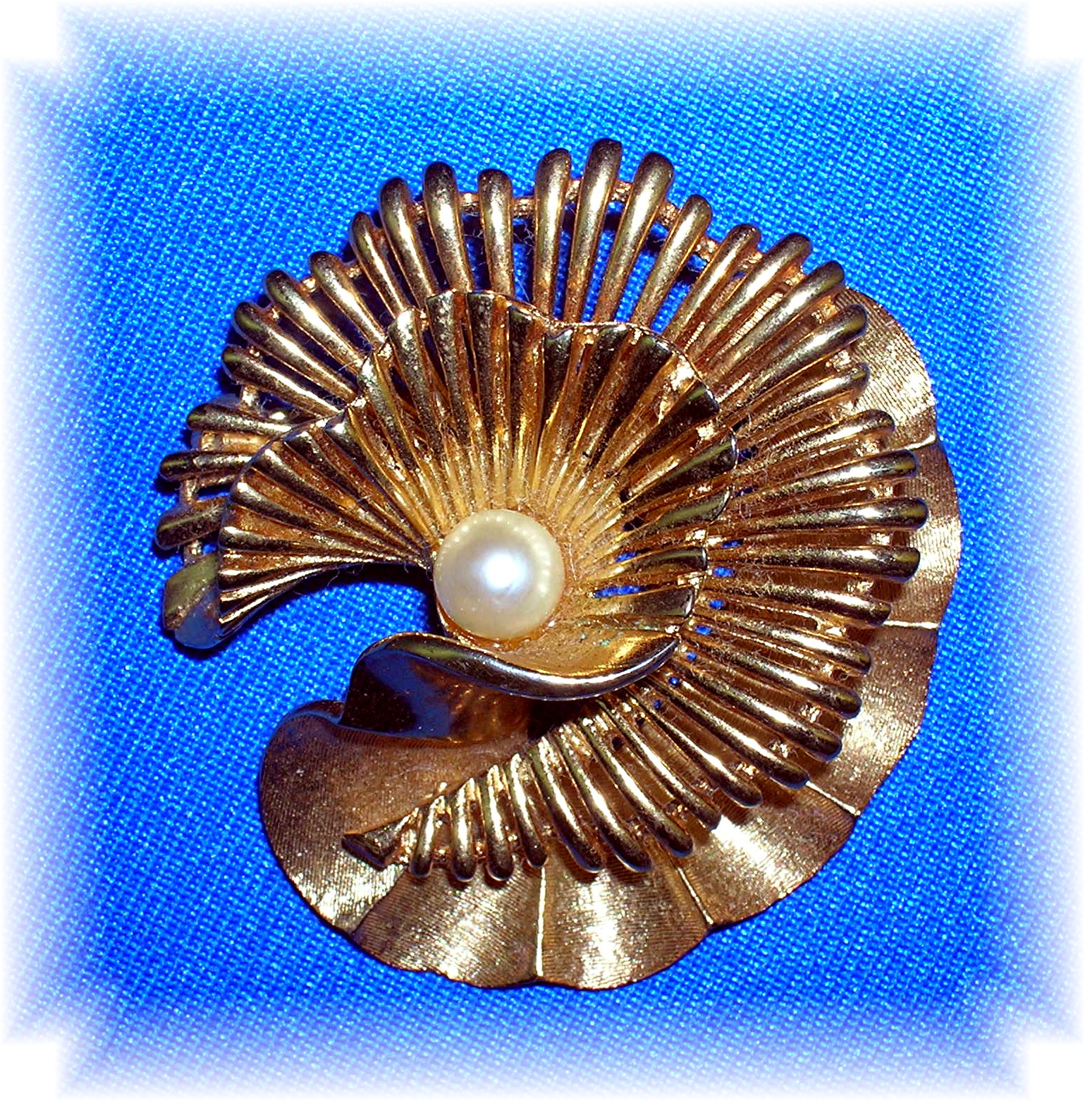 Boucher Gold  6mm Cultured  Pearl Brooch