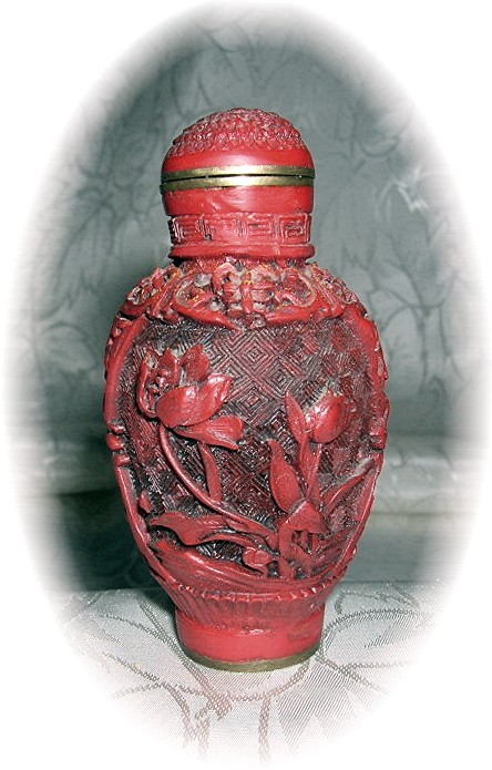Cinnabar Chinese Snuff Bottle
