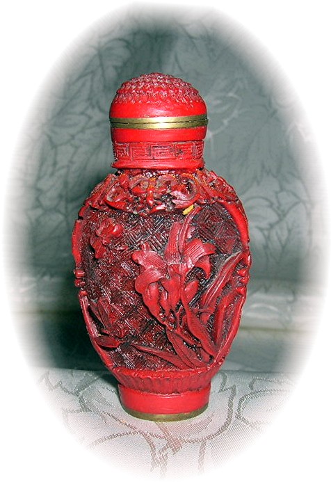 Cinnabar Chinese Snuff Bottle