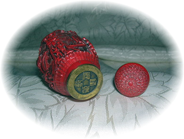 Cinnabar Chinese Snuff Bottle