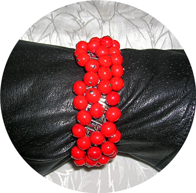 Bright Red Bead Expanding Bracelet Japan
