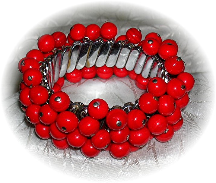 Bright Red Bead Expanding Bracelet Japan