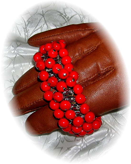Bright Red Bead Expanding Bracelet Japan