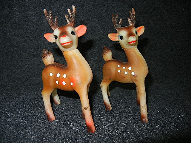 Reindeer 1950s 4 inches tall  set of five plastic