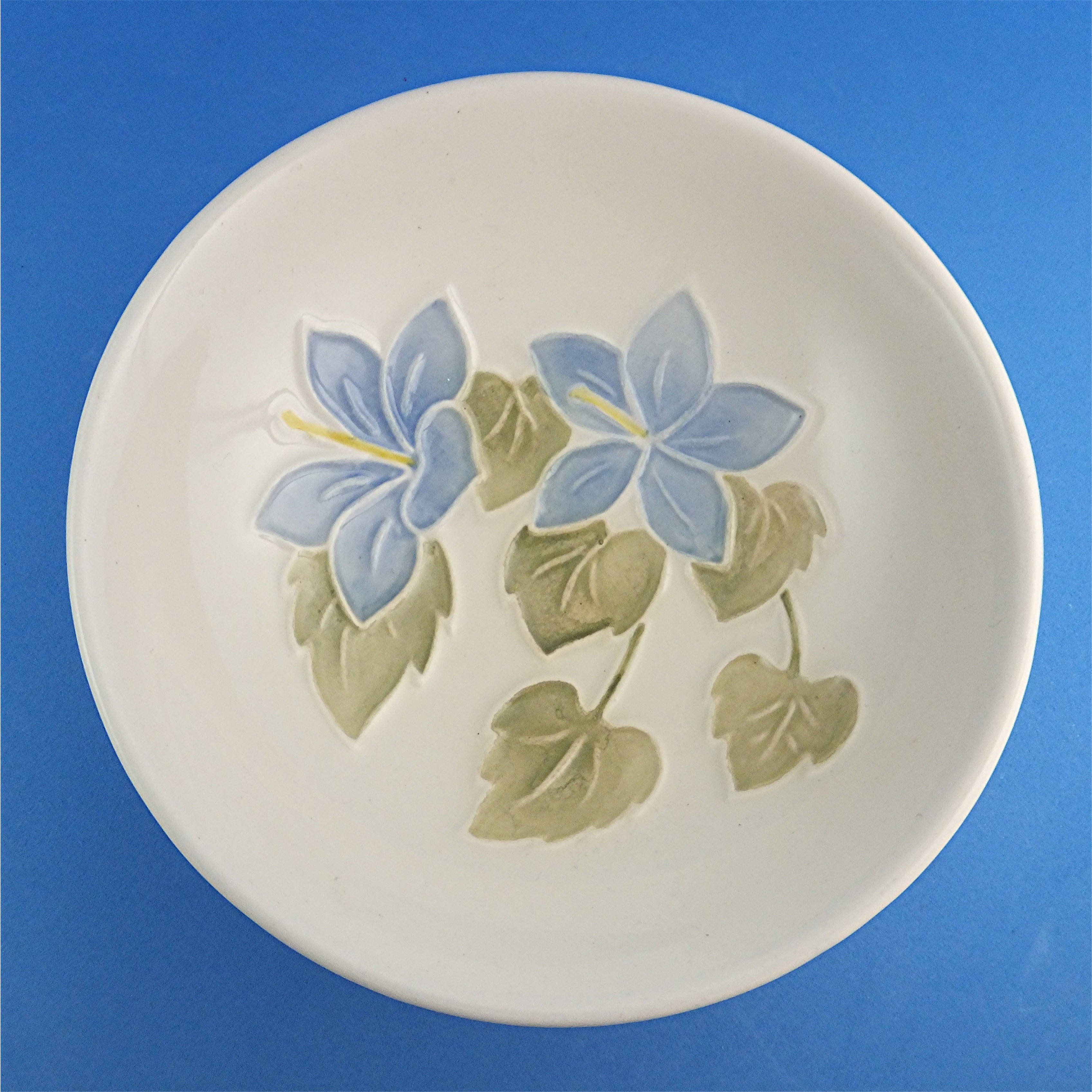 MOORCROFT blue hibiscus dish  - England
