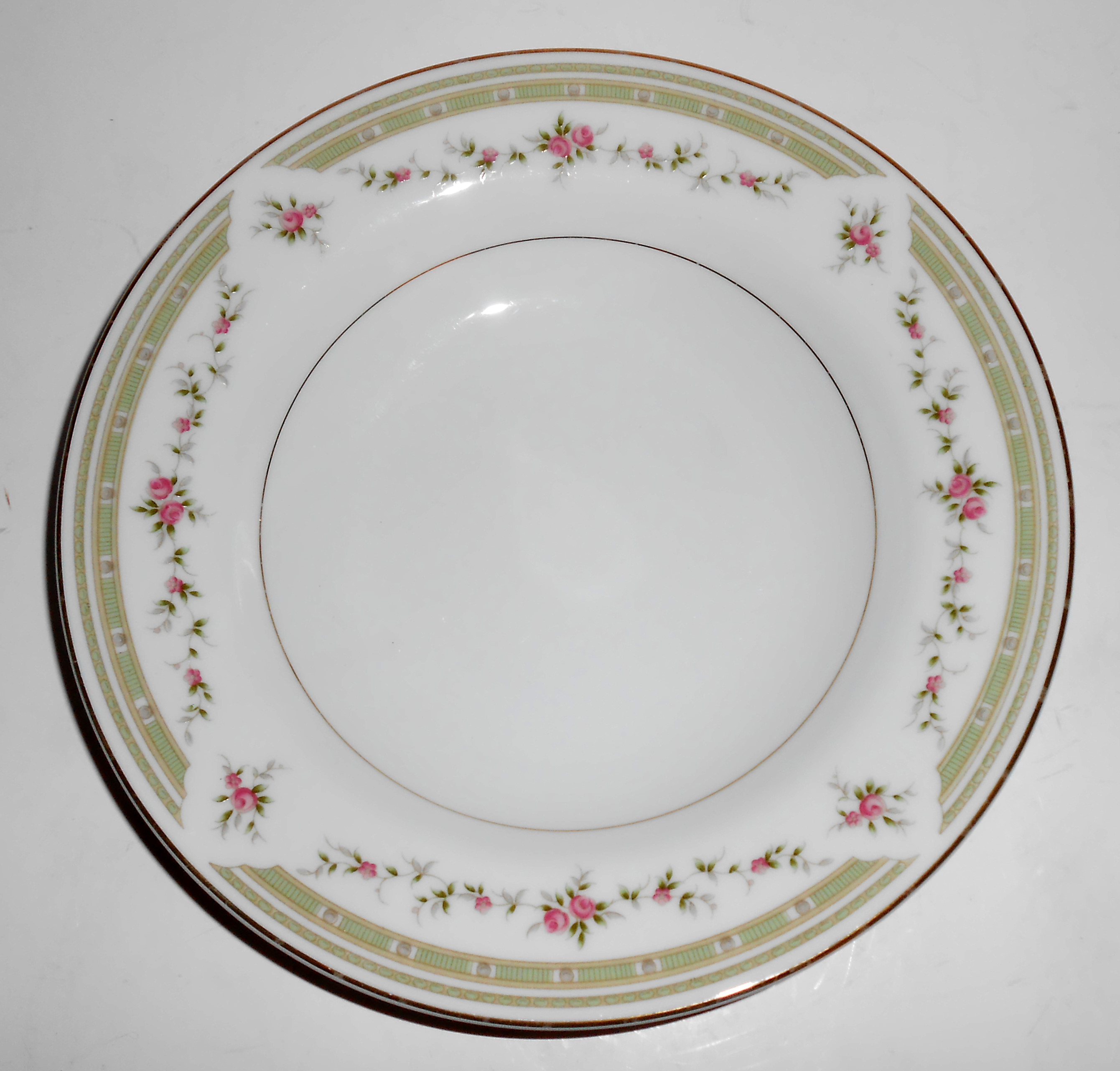 Mikasa Fine China Porcelain Gloria 5763 Soup Bowl Mint