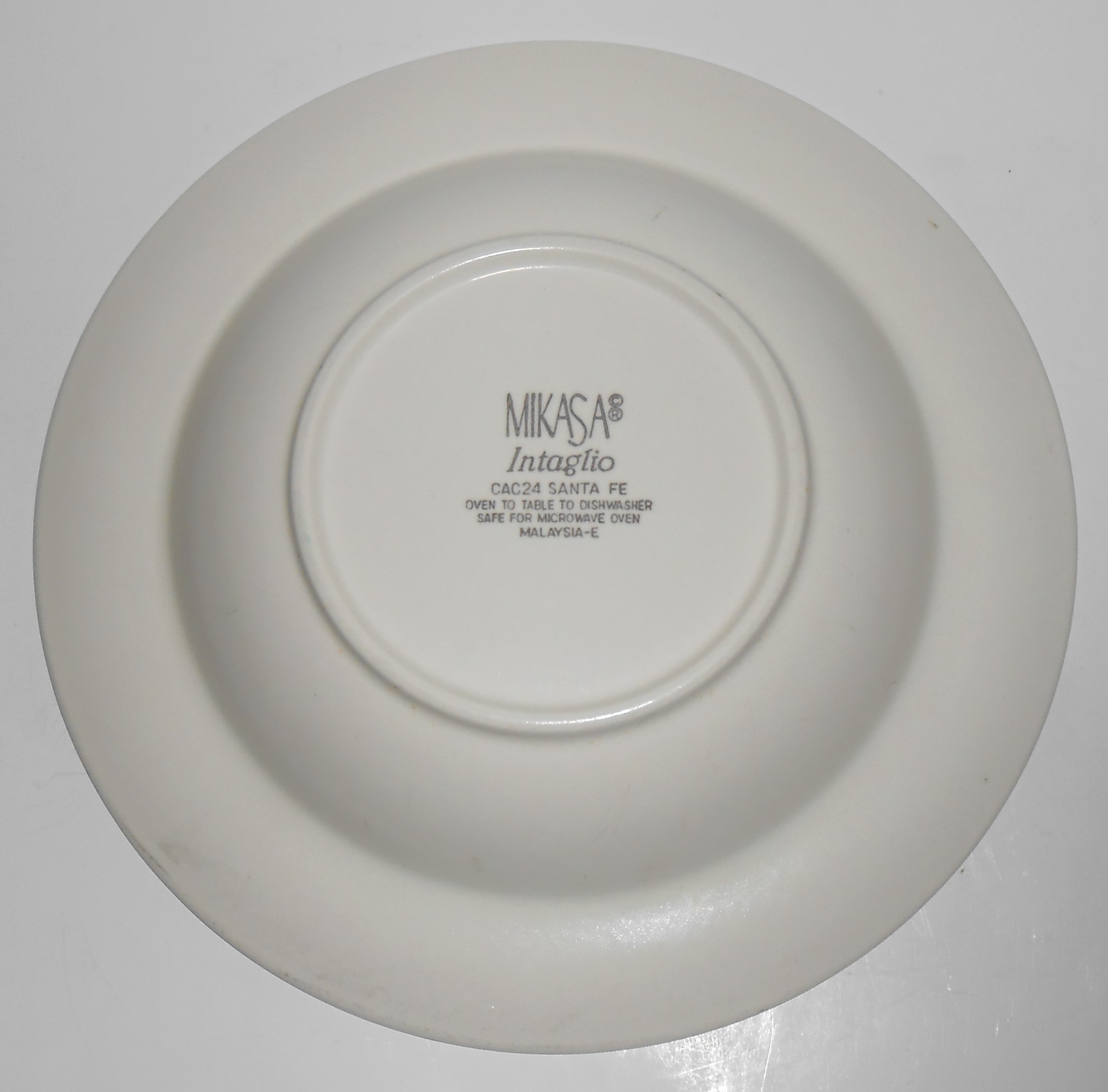 Mikasa Intaglio China CAC24 Santa Fe Rimmed Soup Bowl