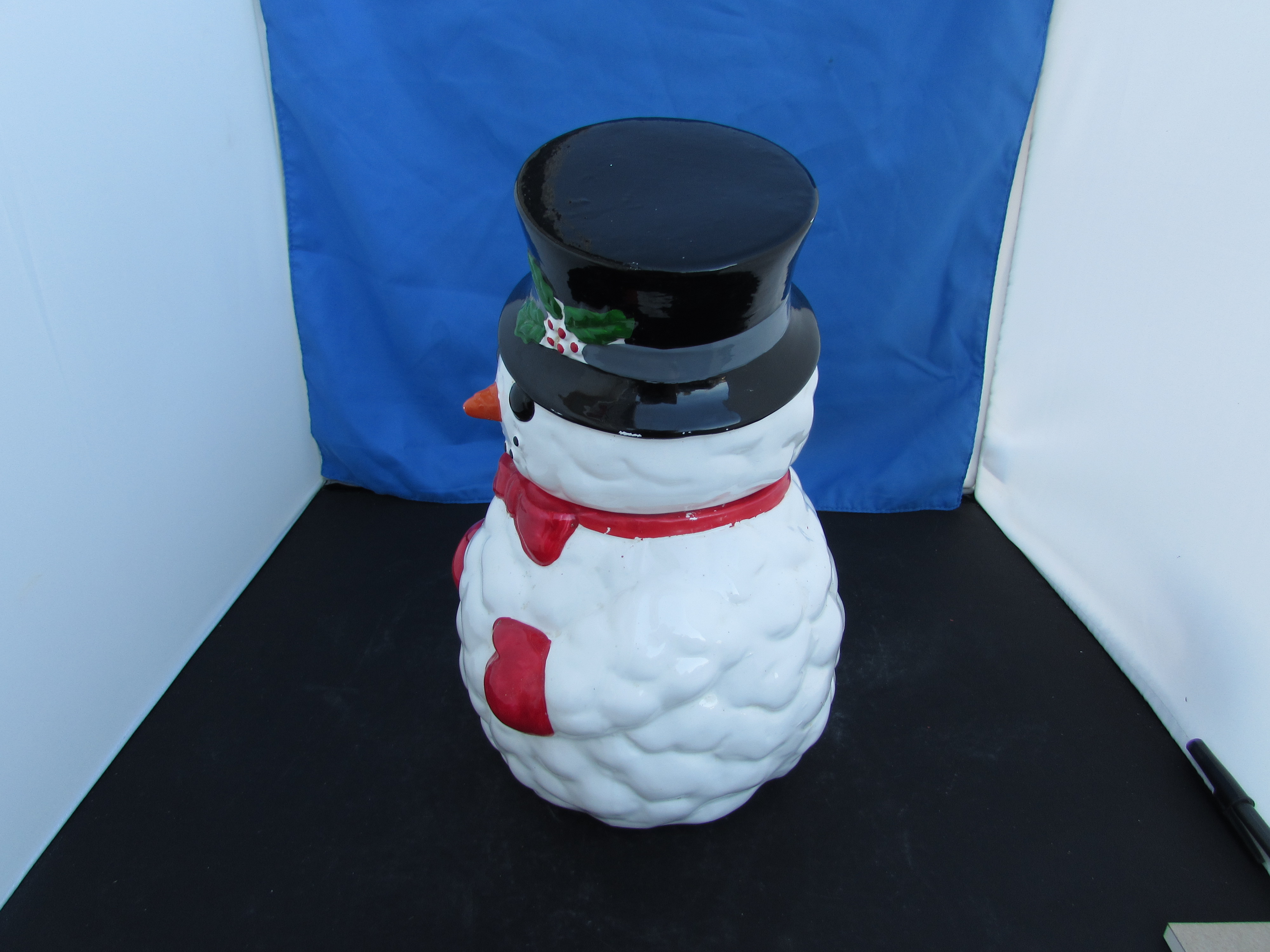 Snowman Cookie Jar made in Taiwan Red Mittens
