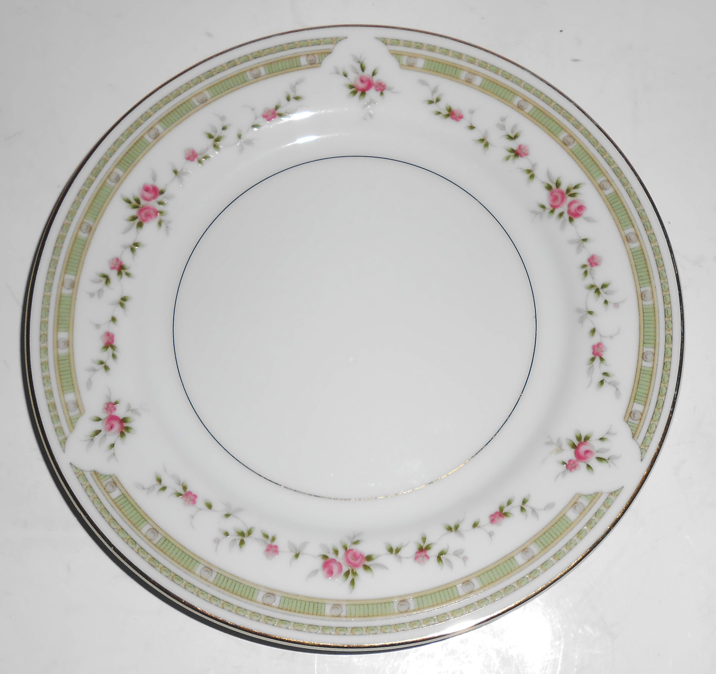 Mikasa Fine China Porcelain Gloria 5763 Bread Plate