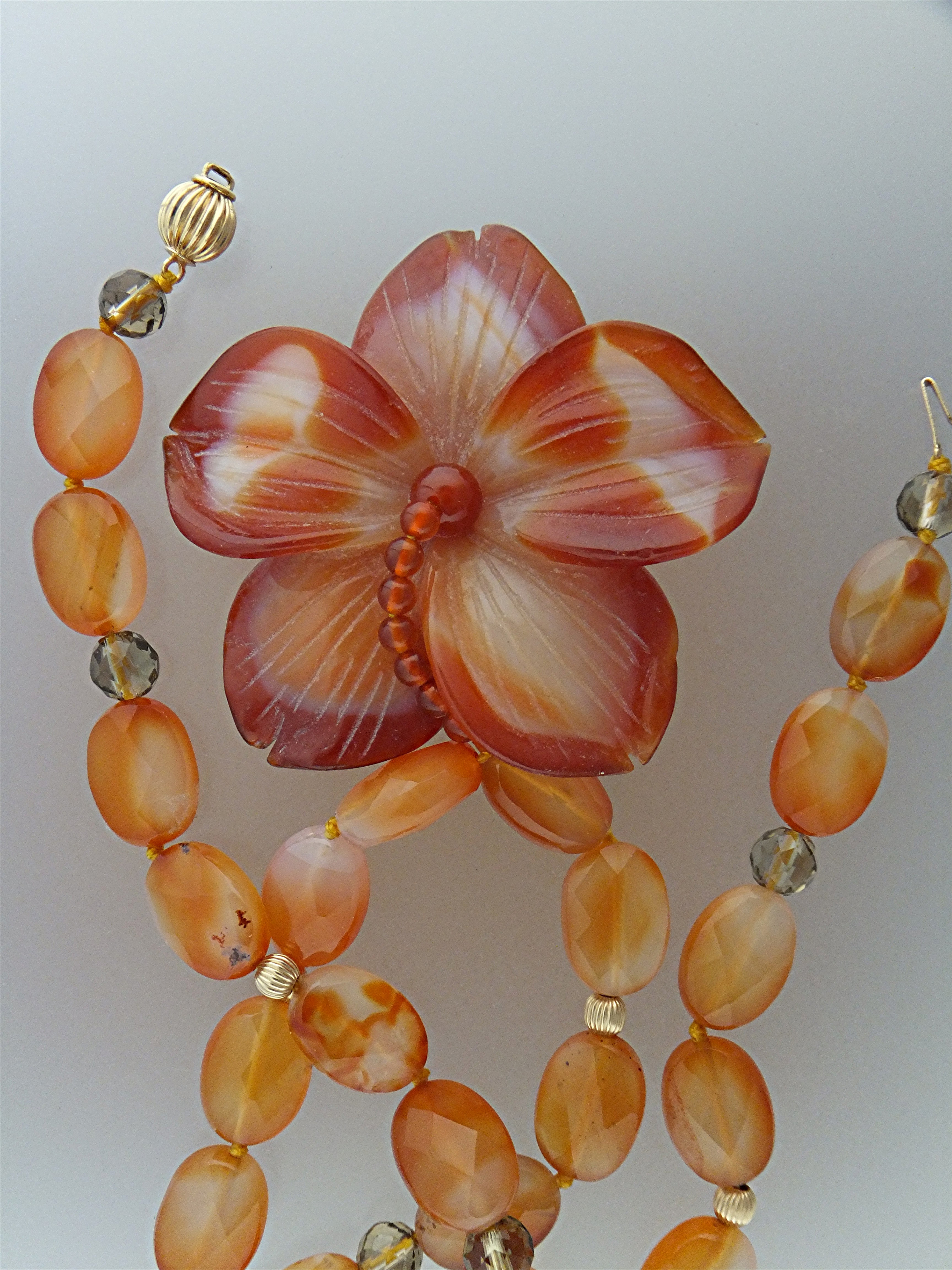 Necklace 14K Carnelian Crystal Beads Flower Pendant