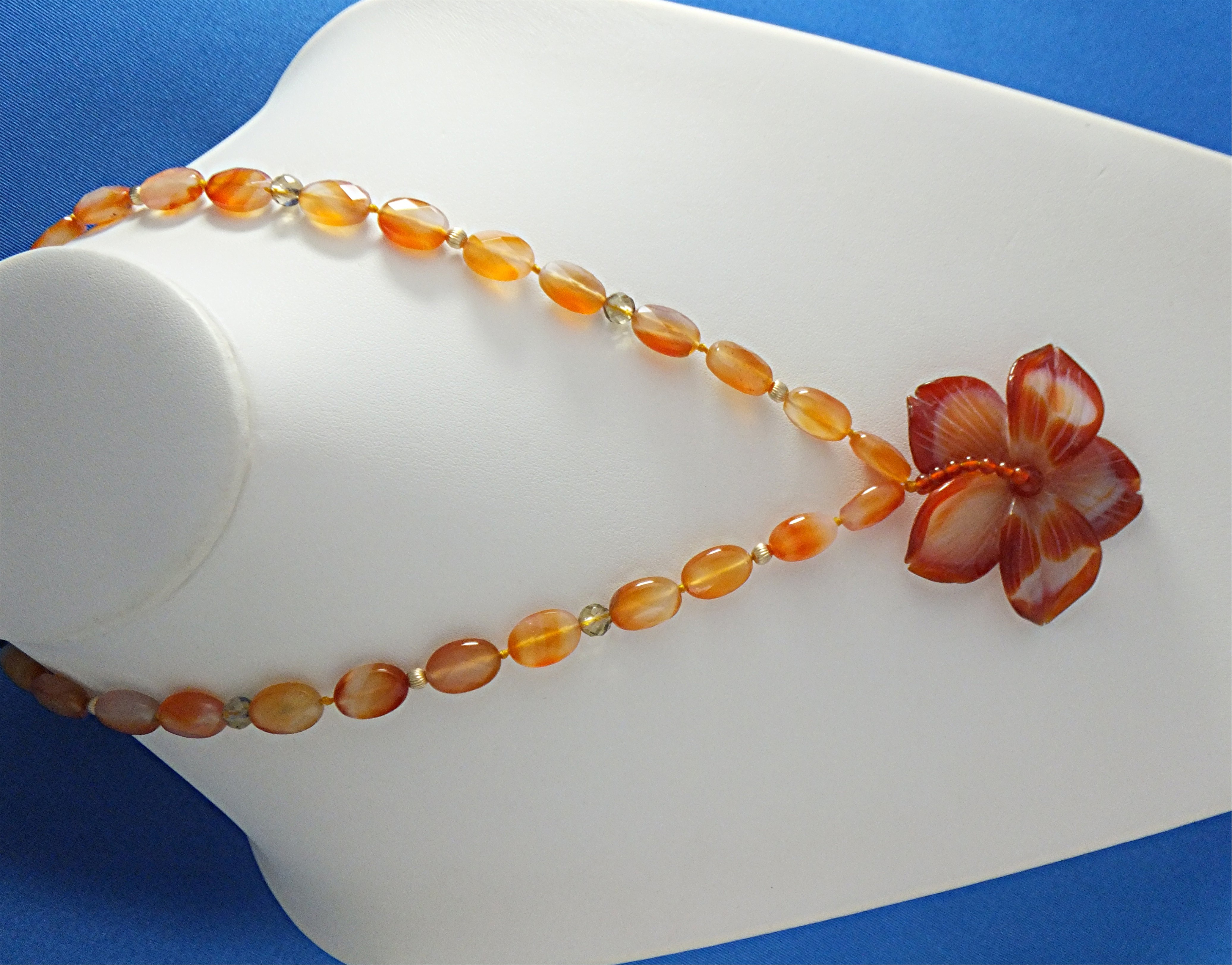 Necklace 14K Carnelian Crystal Beads Flower Pendant