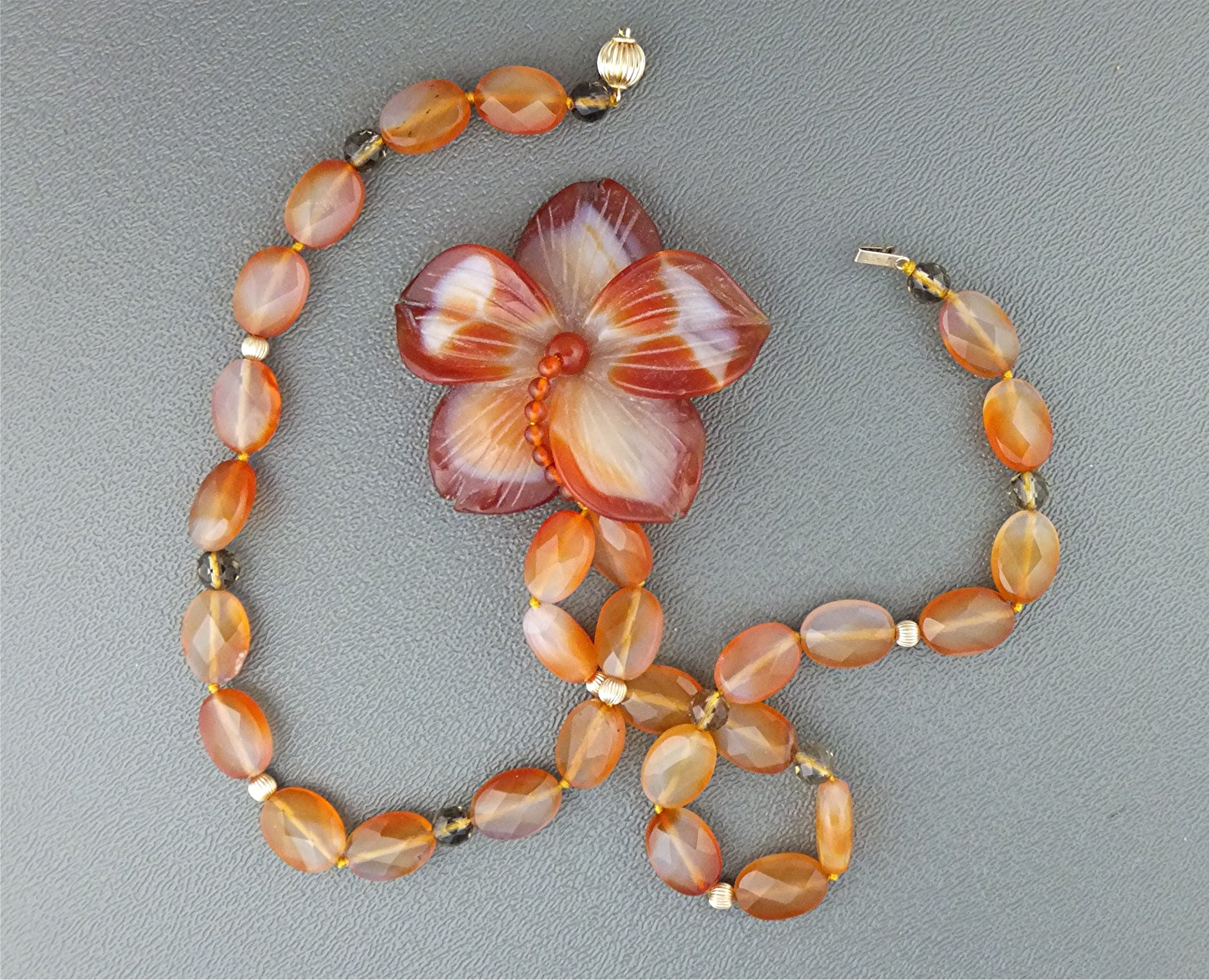 Necklace 14K Carnelian Crystal Beads Flower Pendant