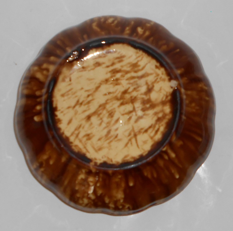 VINTAGE Rockingham Bennington Clam Shell Spittoon Cuspidor - MINT