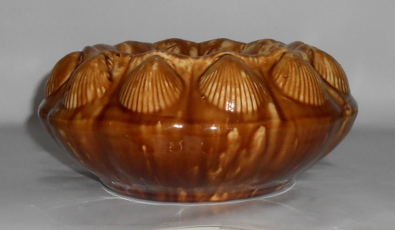 VINTAGE Rockingham Bennington Clam Shell Spittoon Cuspidor - MINT