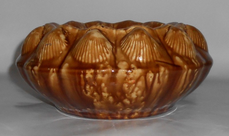 VINTAGE Rockingham Bennington Clam Shell Spittoon Cuspidor - MINT