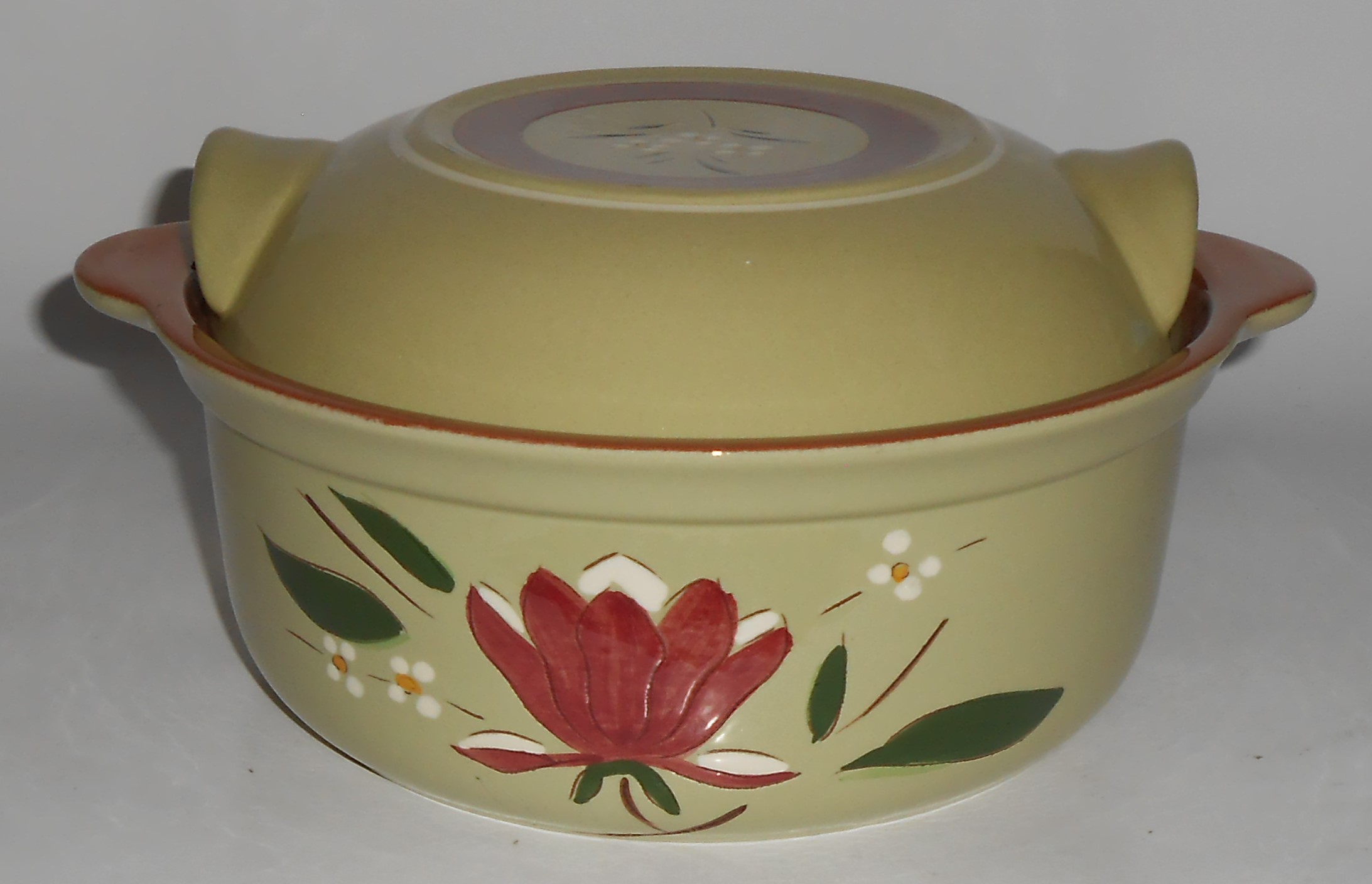 Stangl Pottery Magnolia 1.5 Quart Casserole