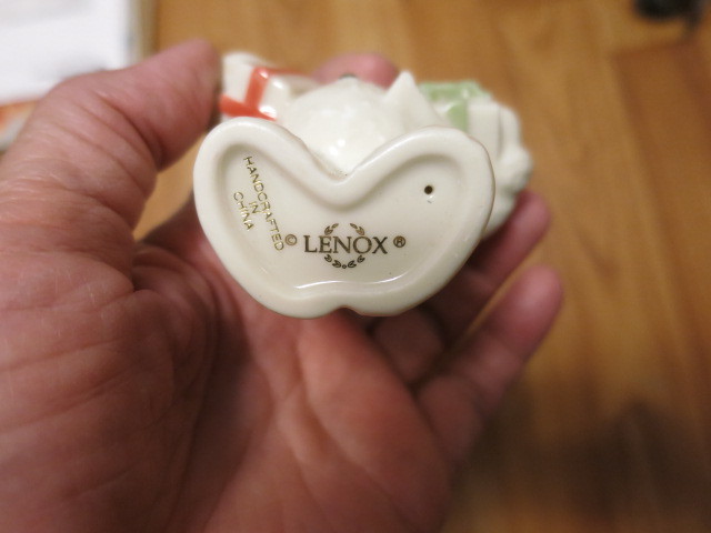 Vintage Lenox Snowman Figurine Santa hat Presents 3.5 inches