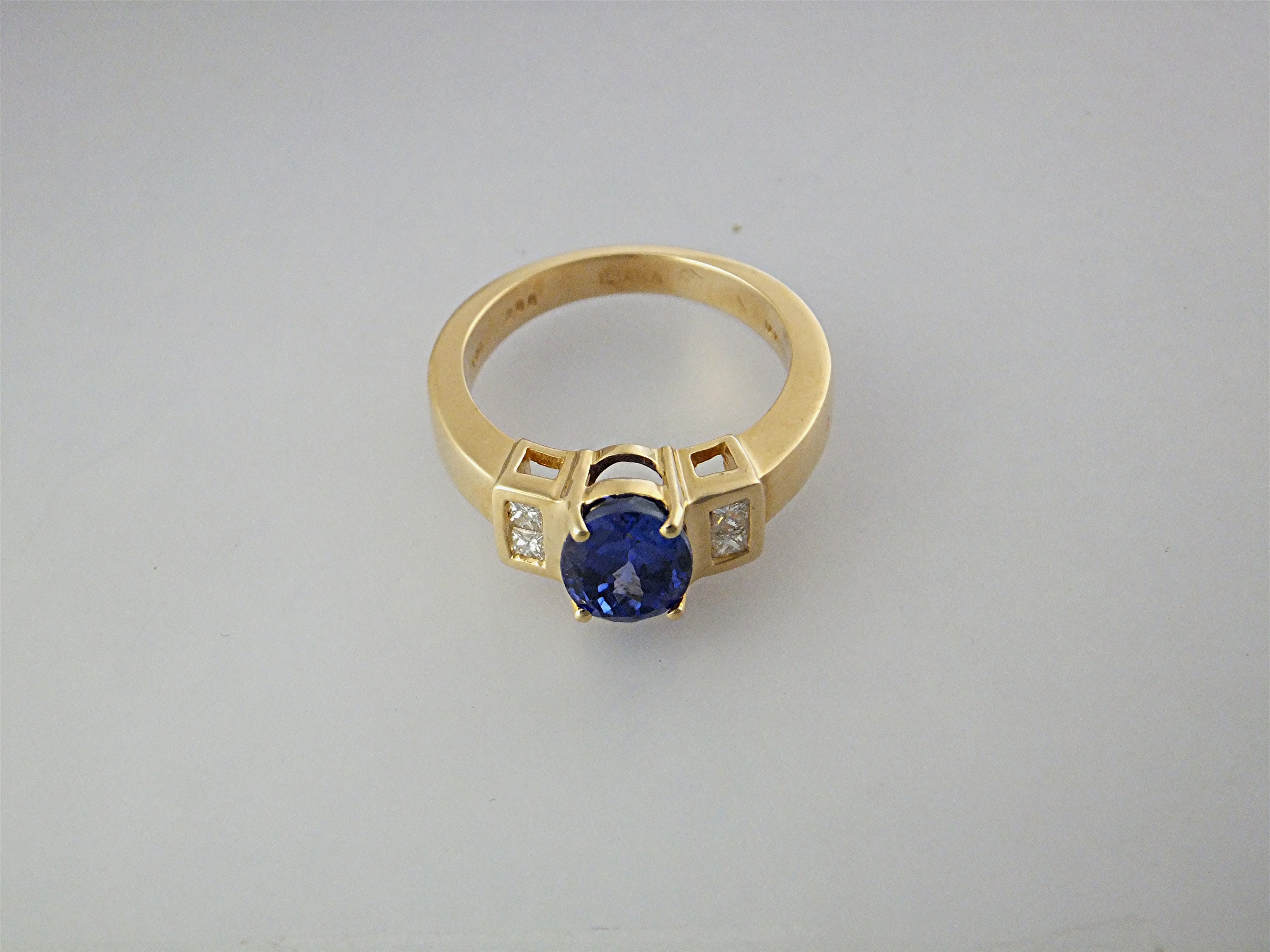 Ring 18K Gold Diamond Tanzanite Signed ILIANA