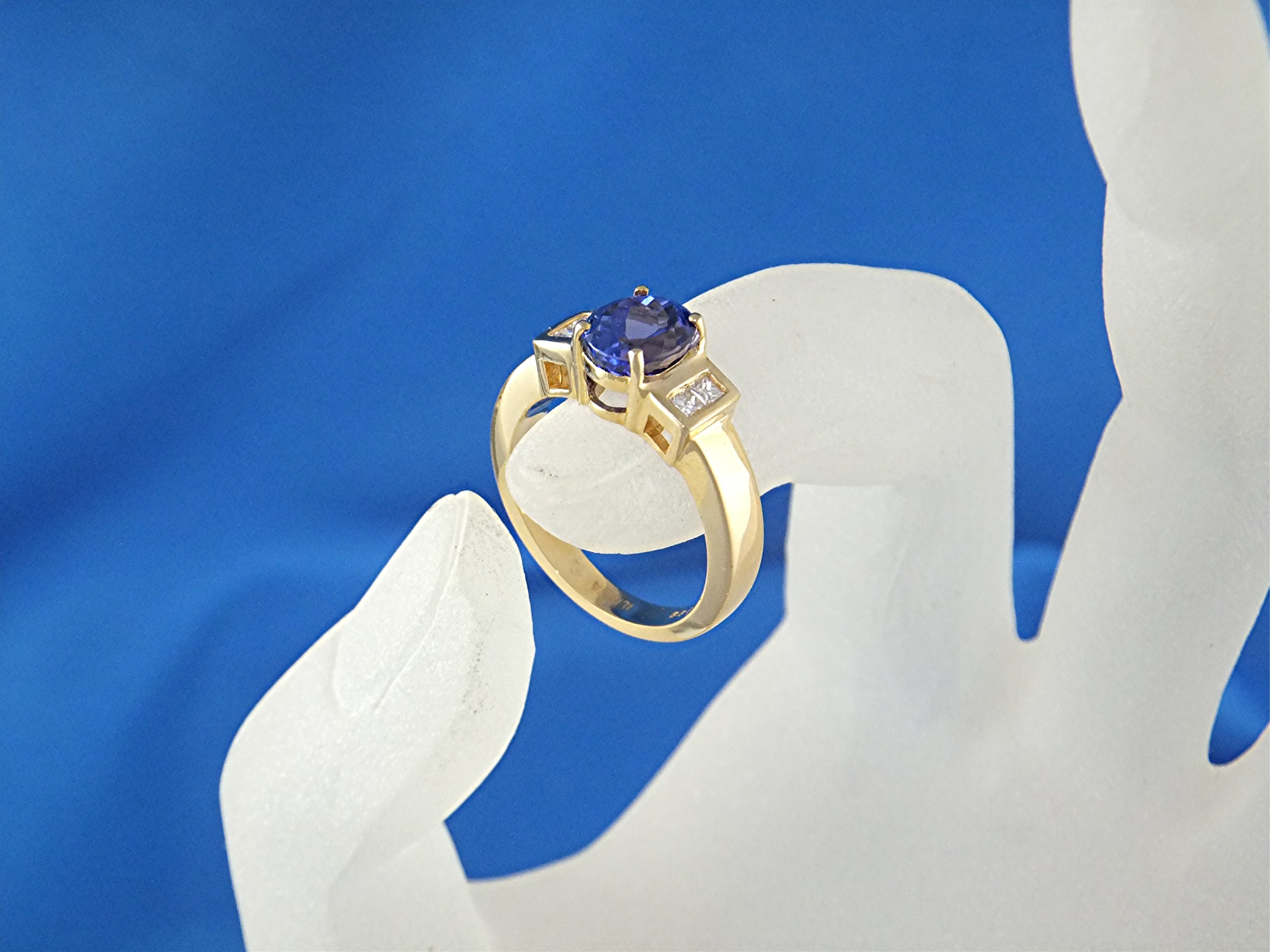 Ring 18K Gold Diamond Tanzanite Signed ILIANA